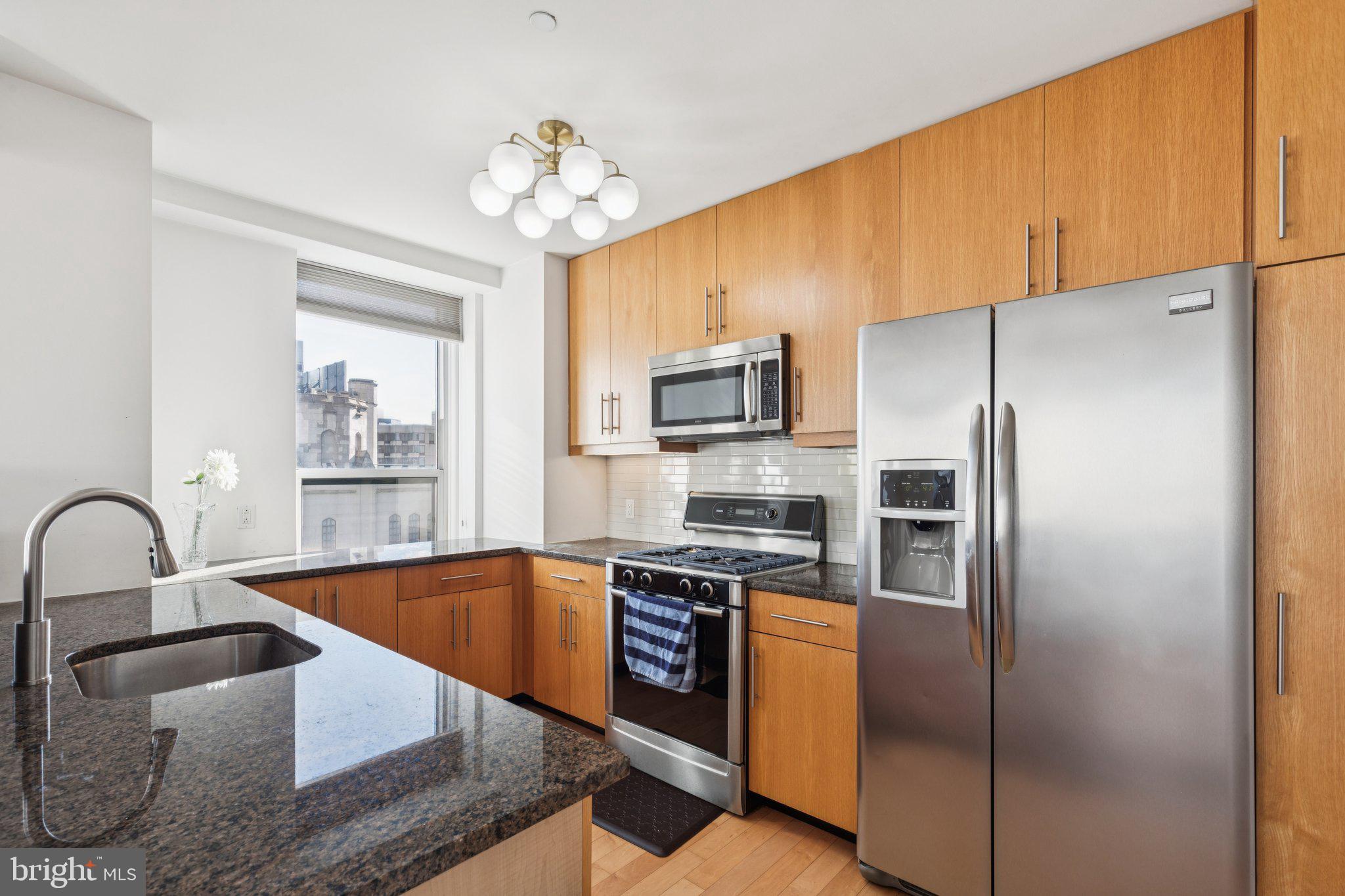 1425 LOCUST STREET 21A