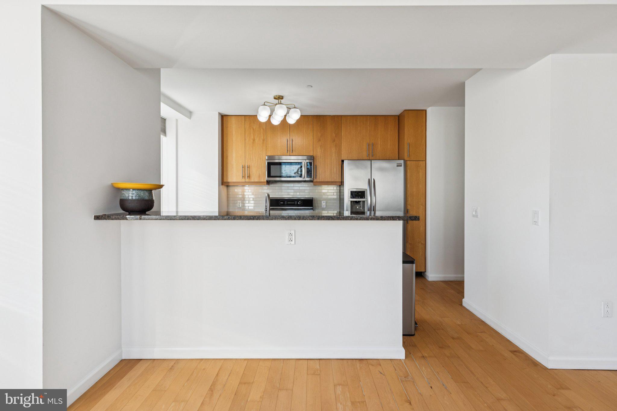 1425 LOCUST STREET 21A