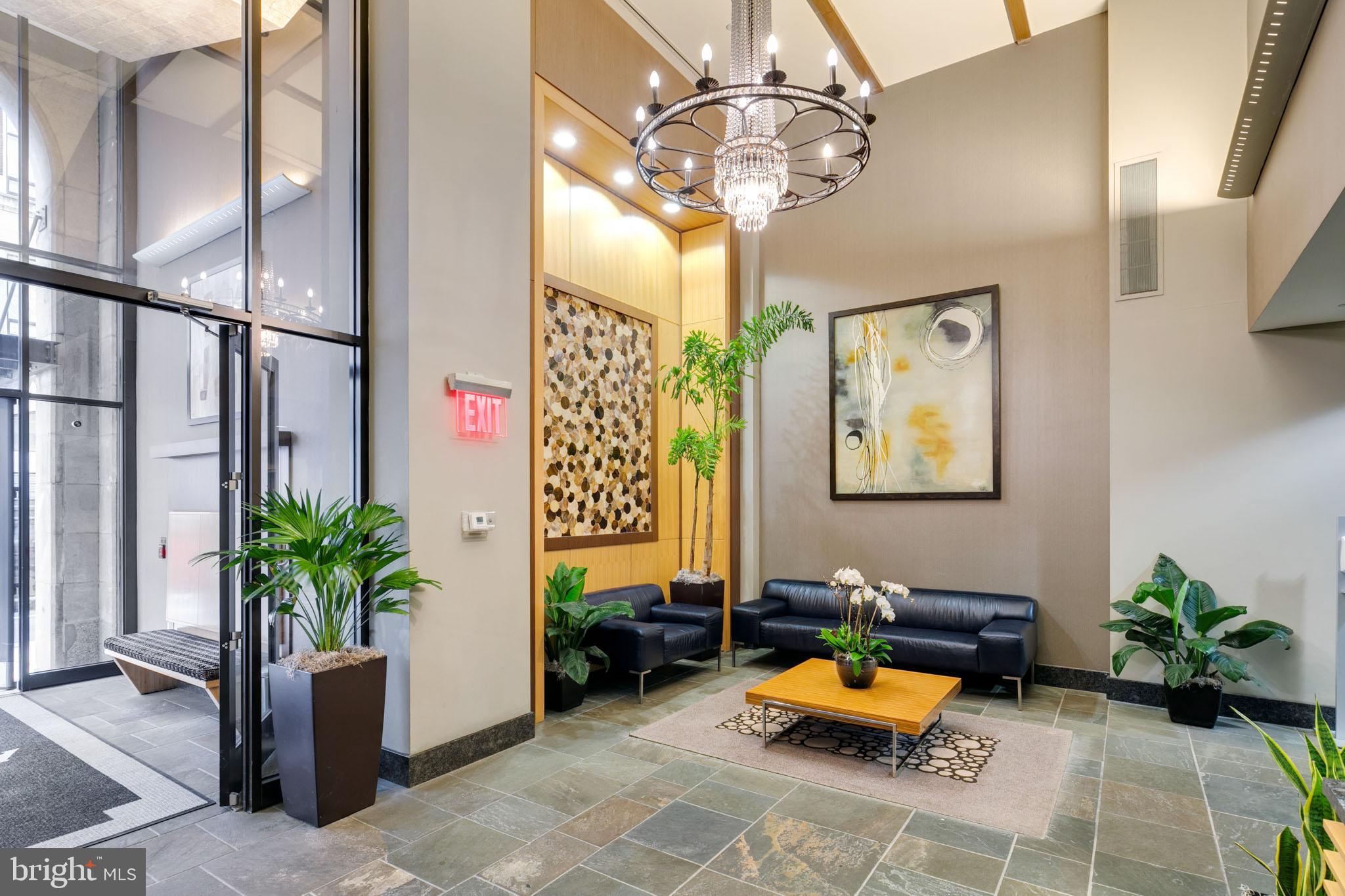 1425 LOCUST STREET 21A