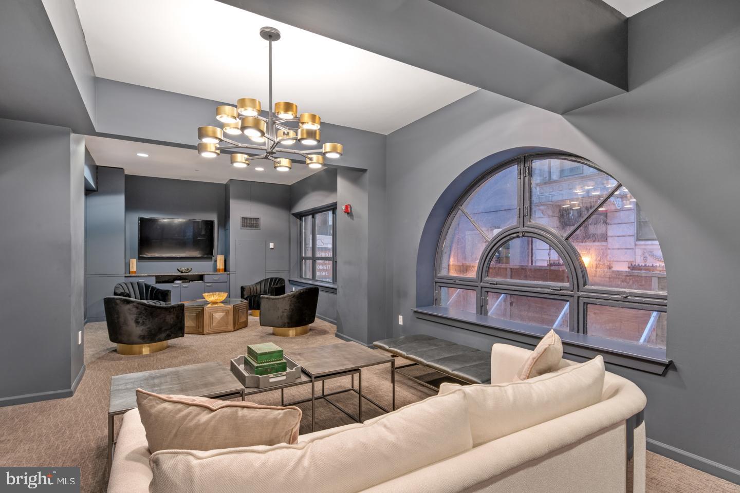 1425 LOCUST STREET 21A