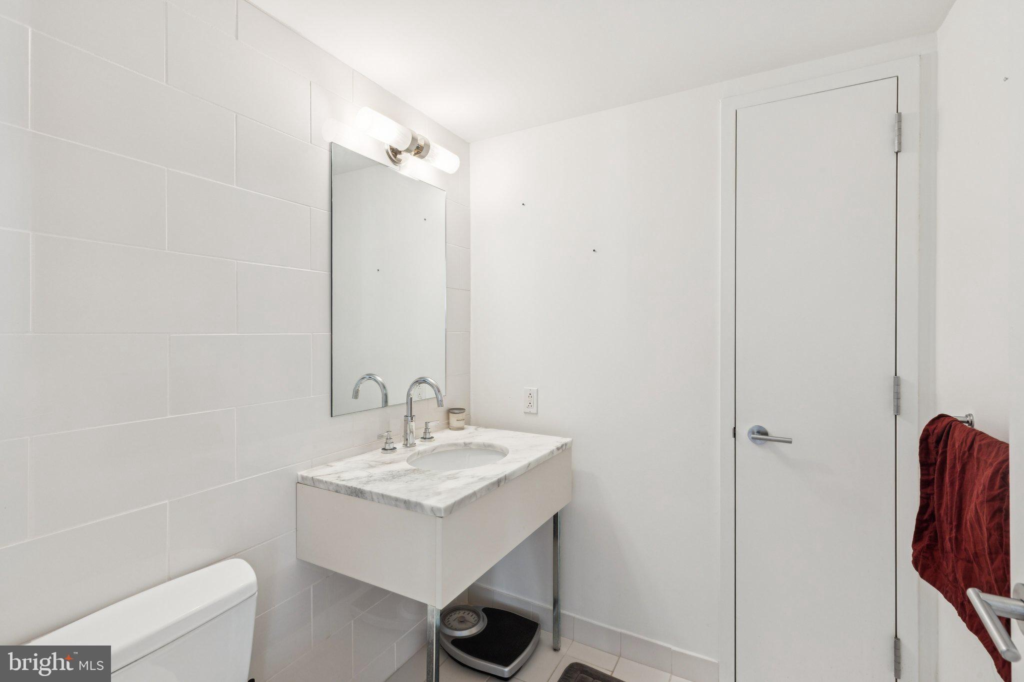 1425 LOCUST STREET 21A