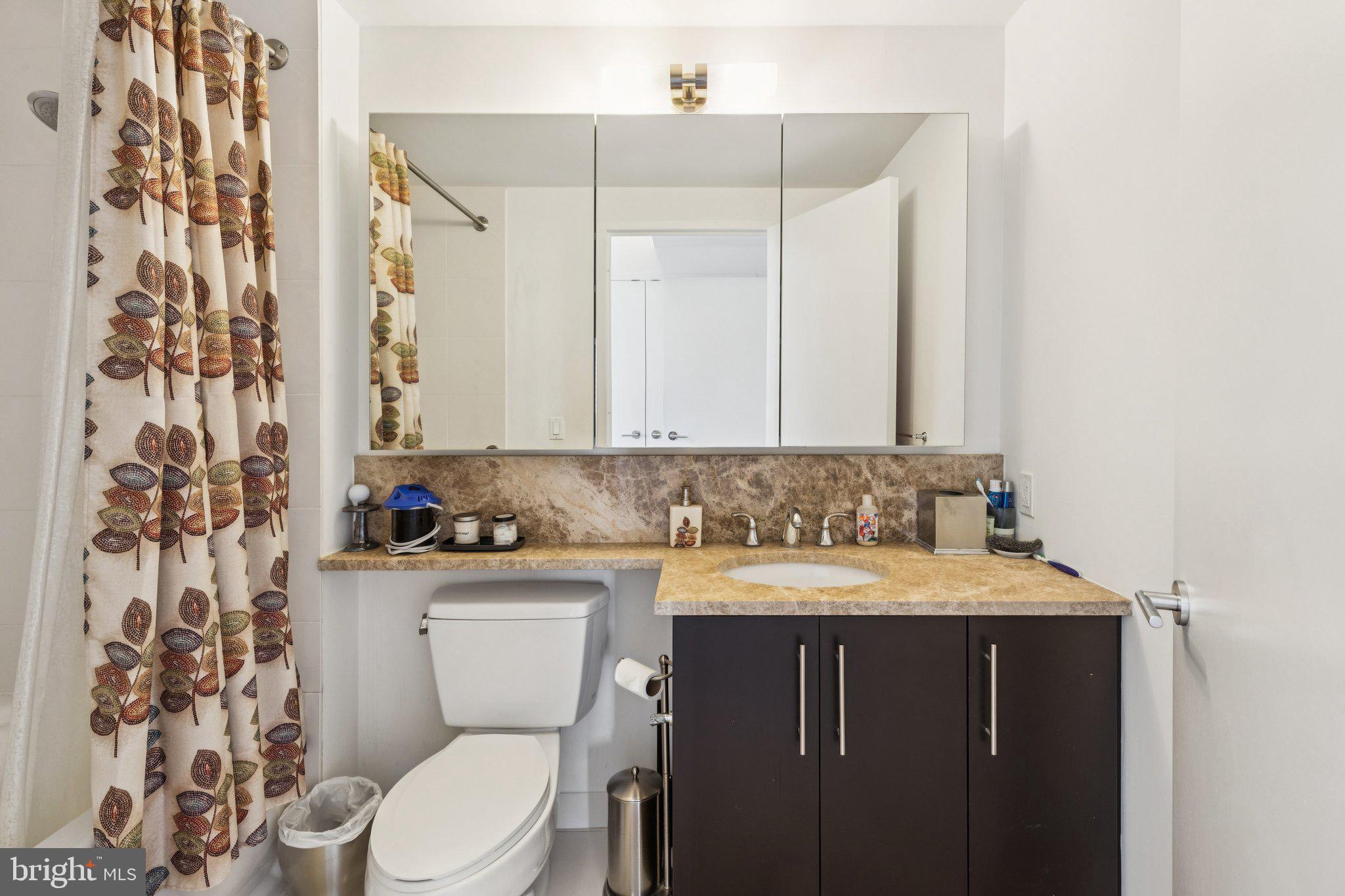 1425 LOCUST STREET 21A