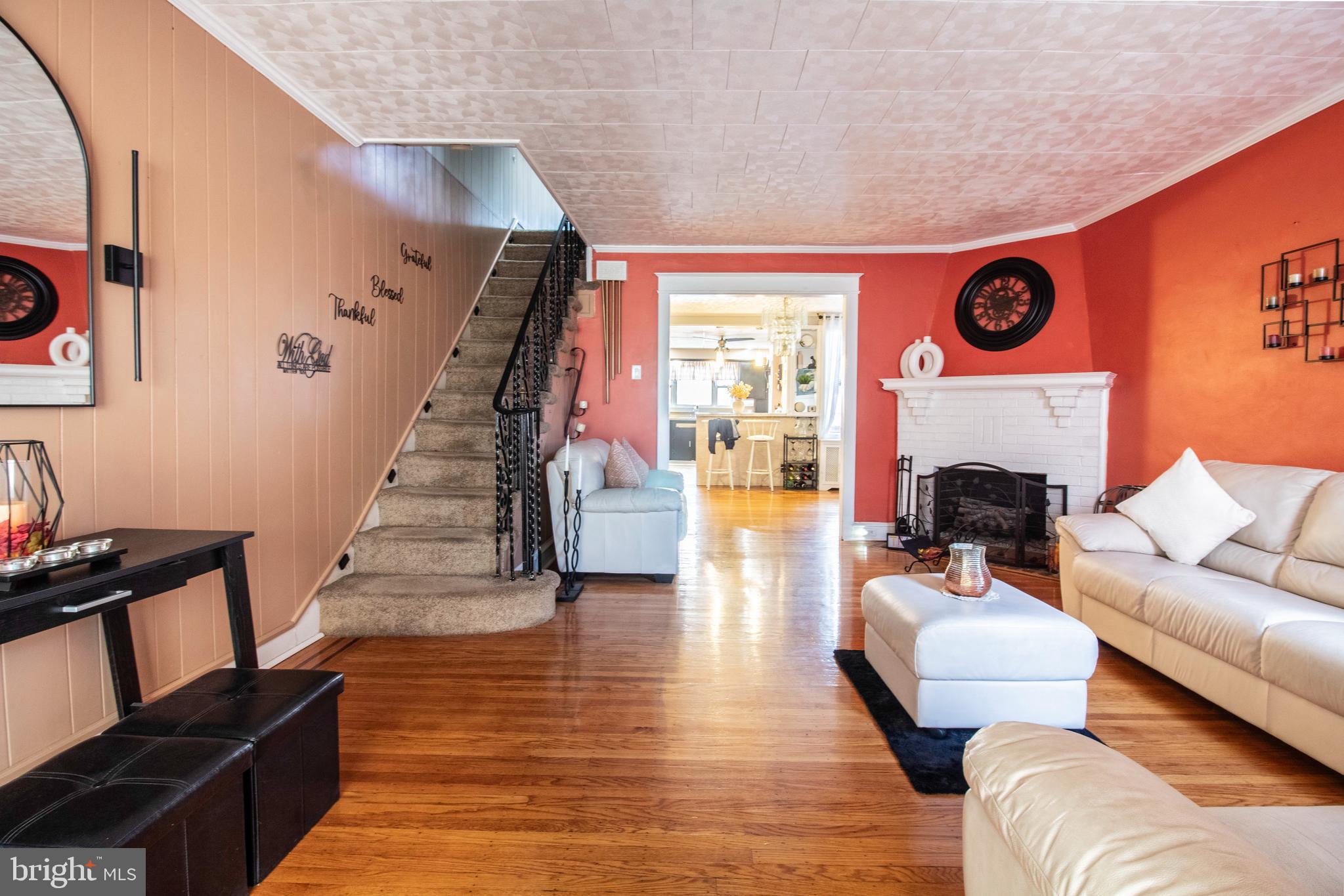 1849 W CHAMPLOST AVENUE