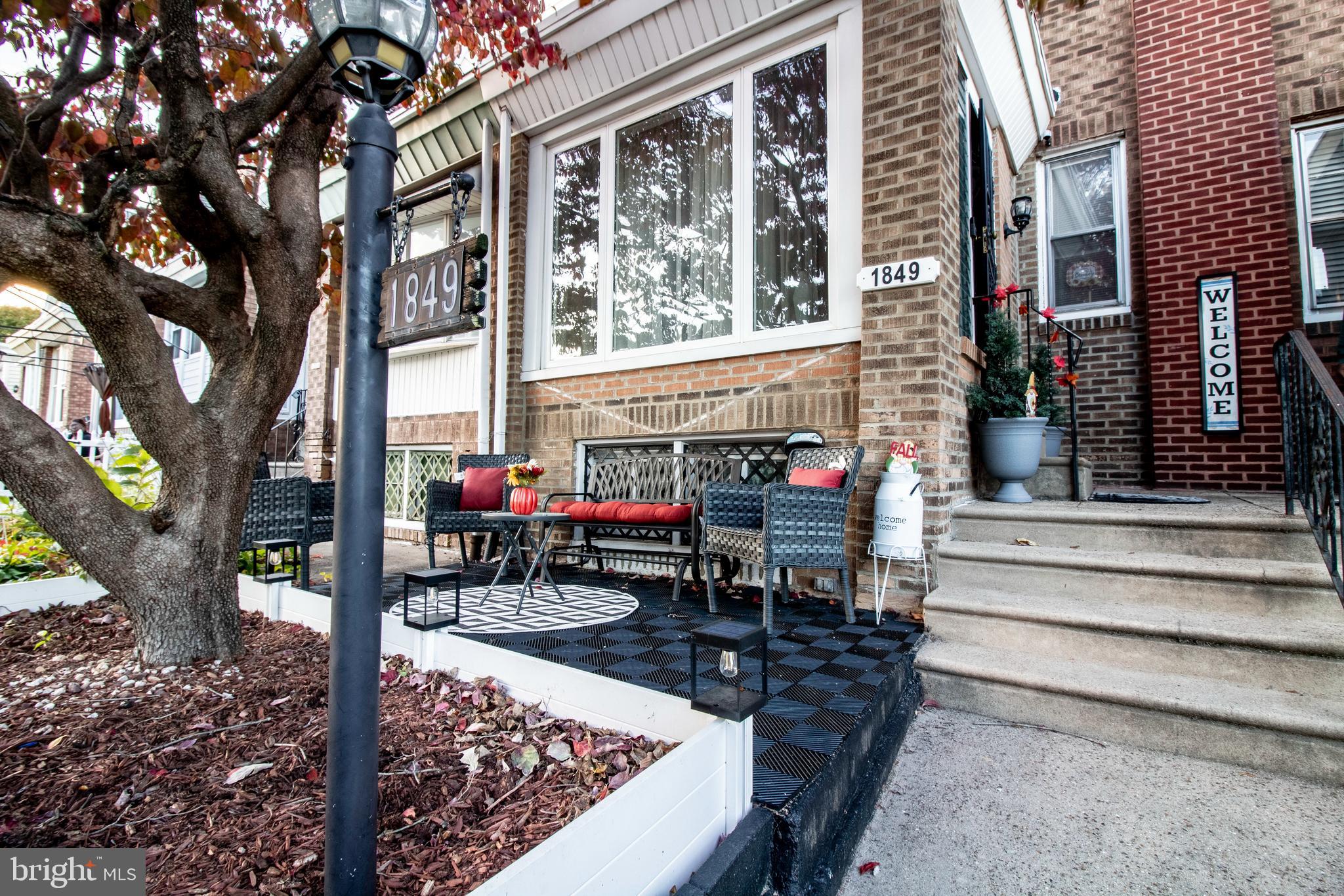 1849 W CHAMPLOST AVENUE