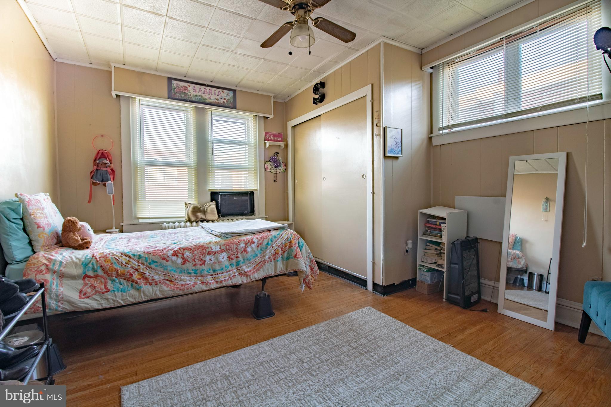 1849 W CHAMPLOST AVENUE