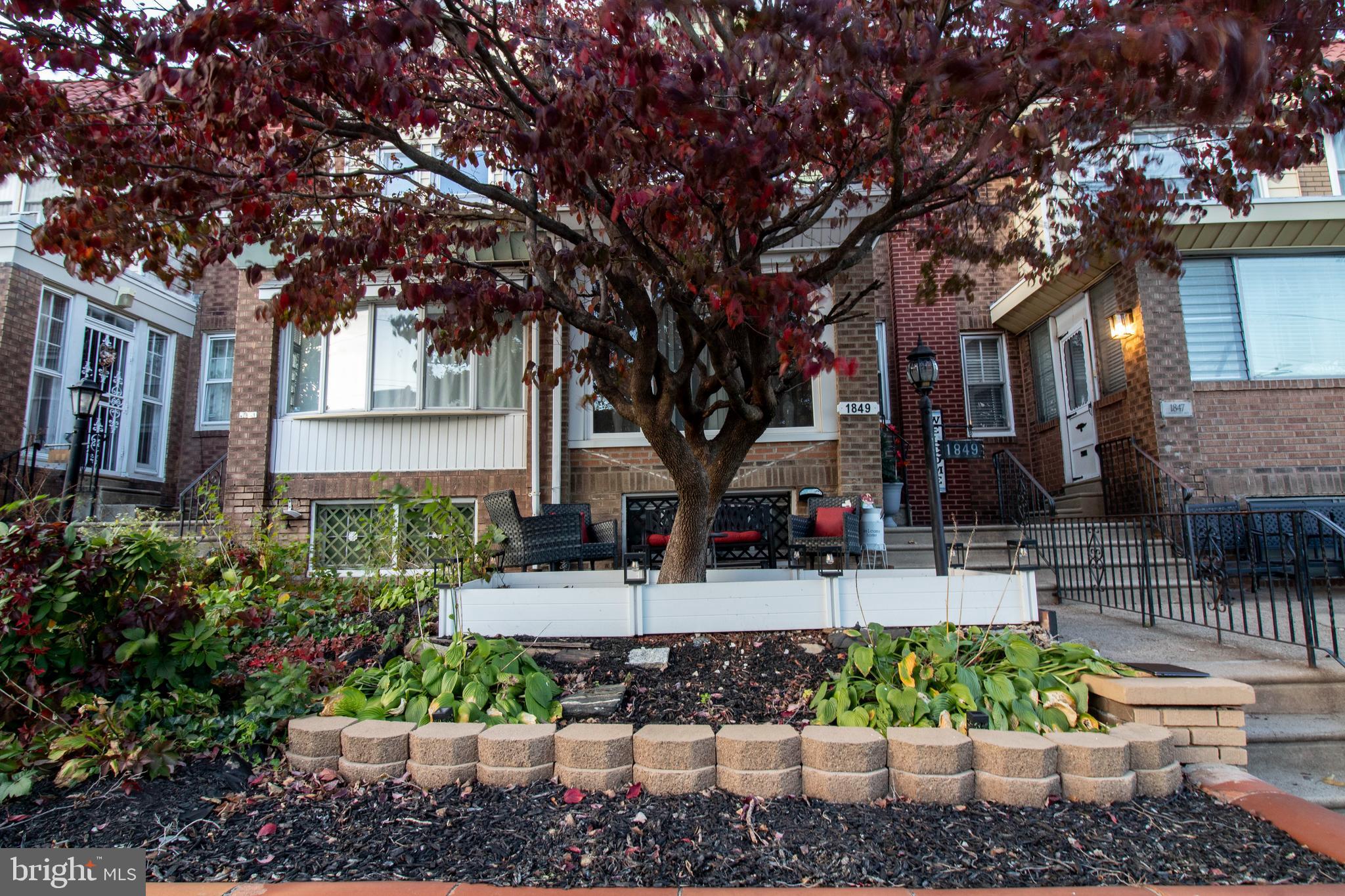 1849 W CHAMPLOST AVENUE