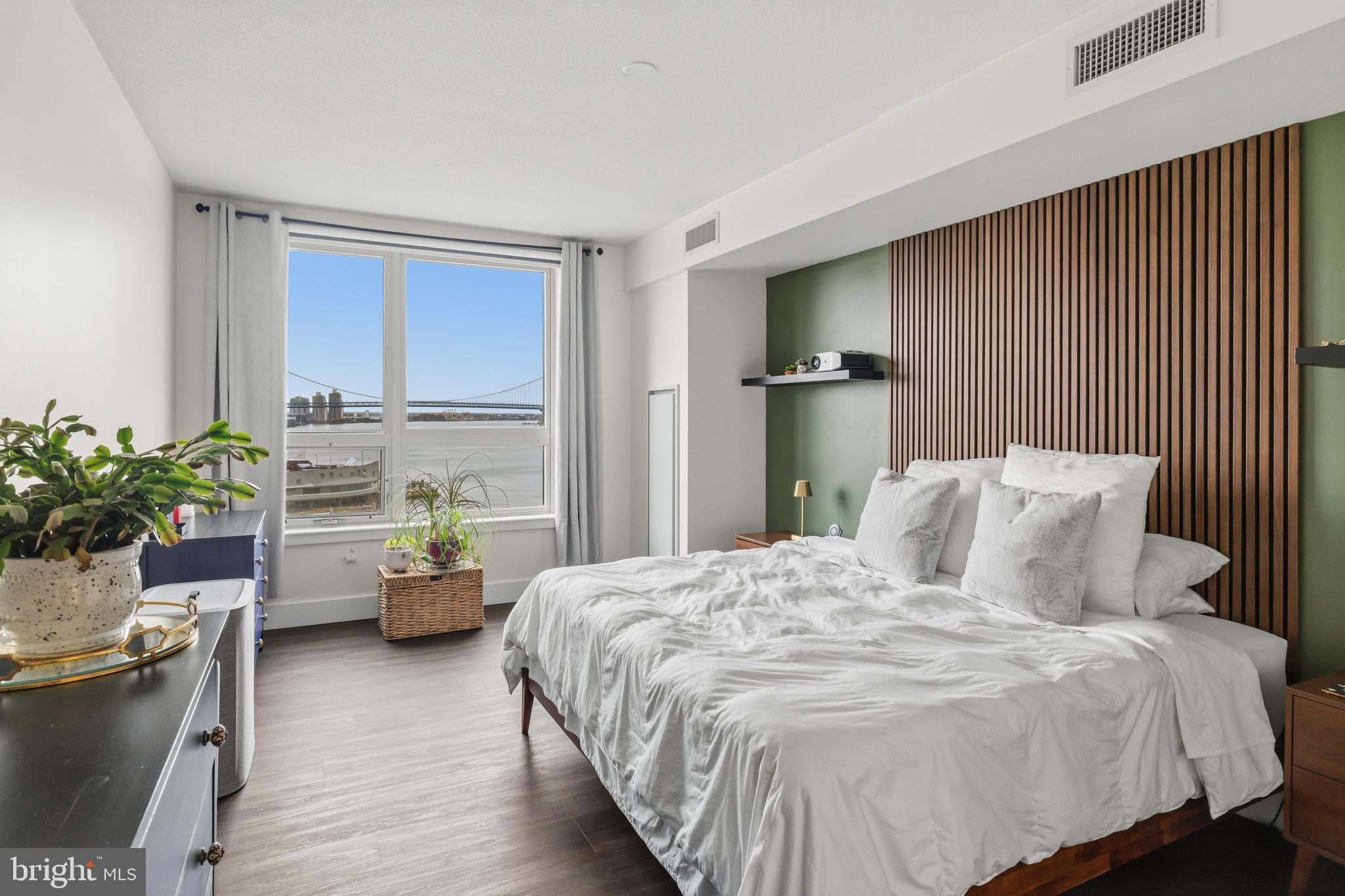 717 S COLUMBUS BOULEVARD 707