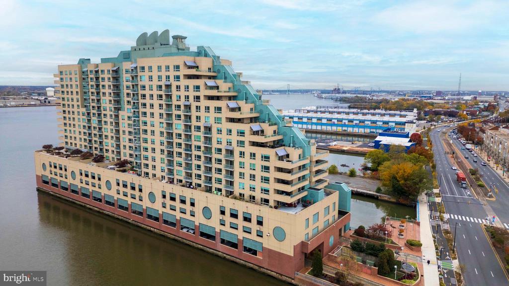 717 S COLUMBUS BOULEVARD 707