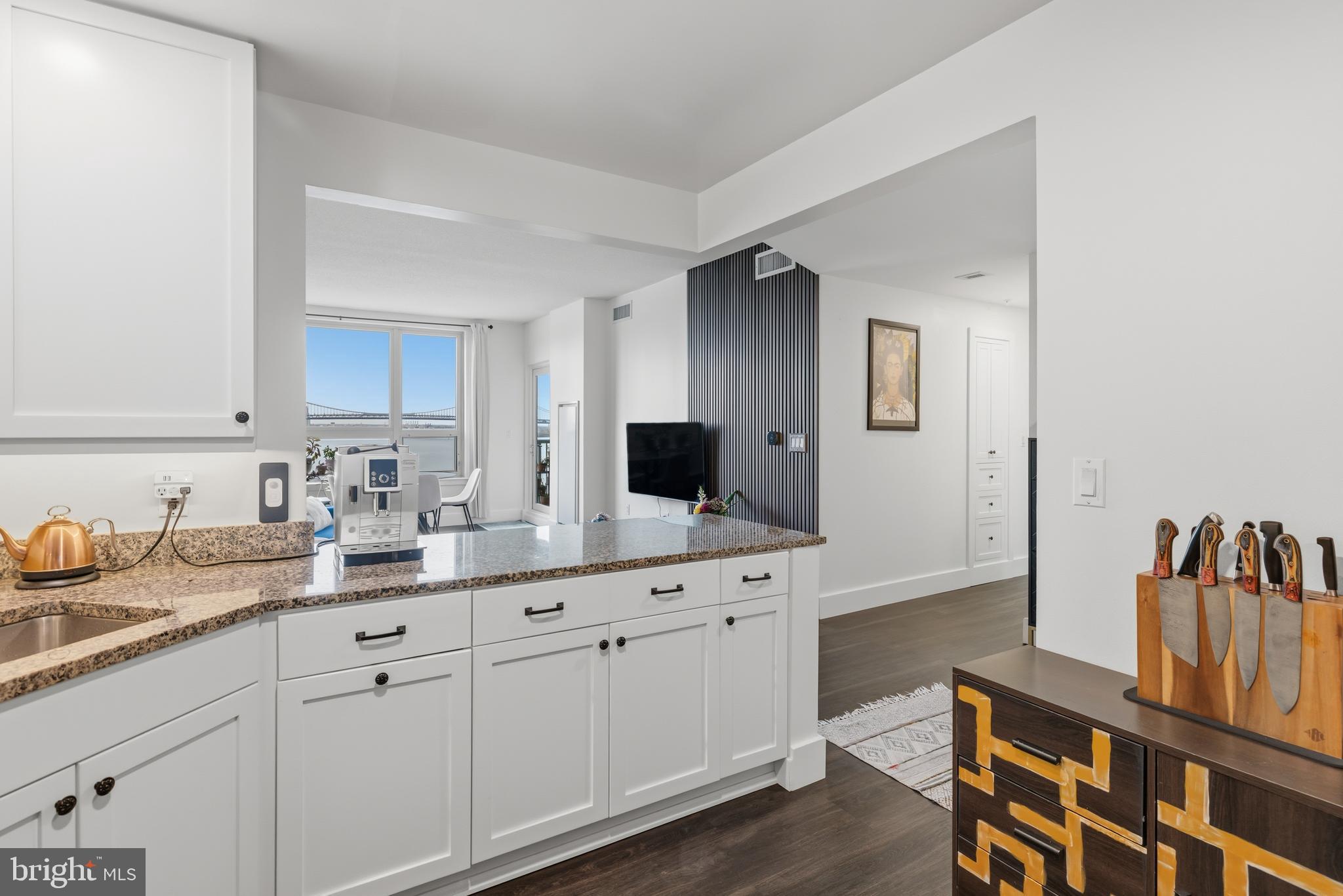 717 S COLUMBUS BOULEVARD 707