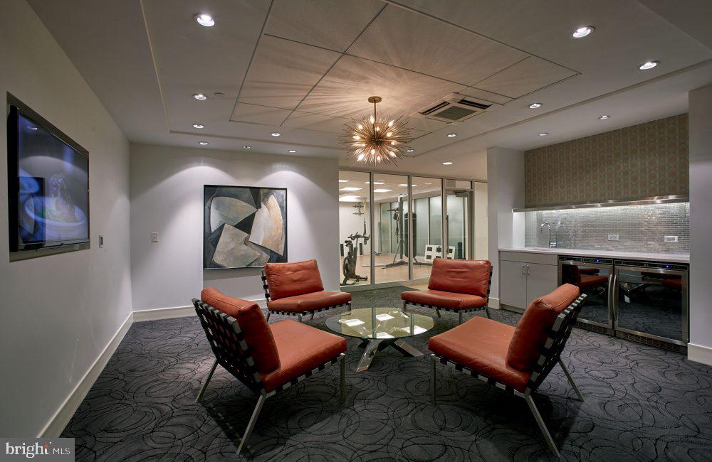 1616 WALNUT STREET 2B-0801