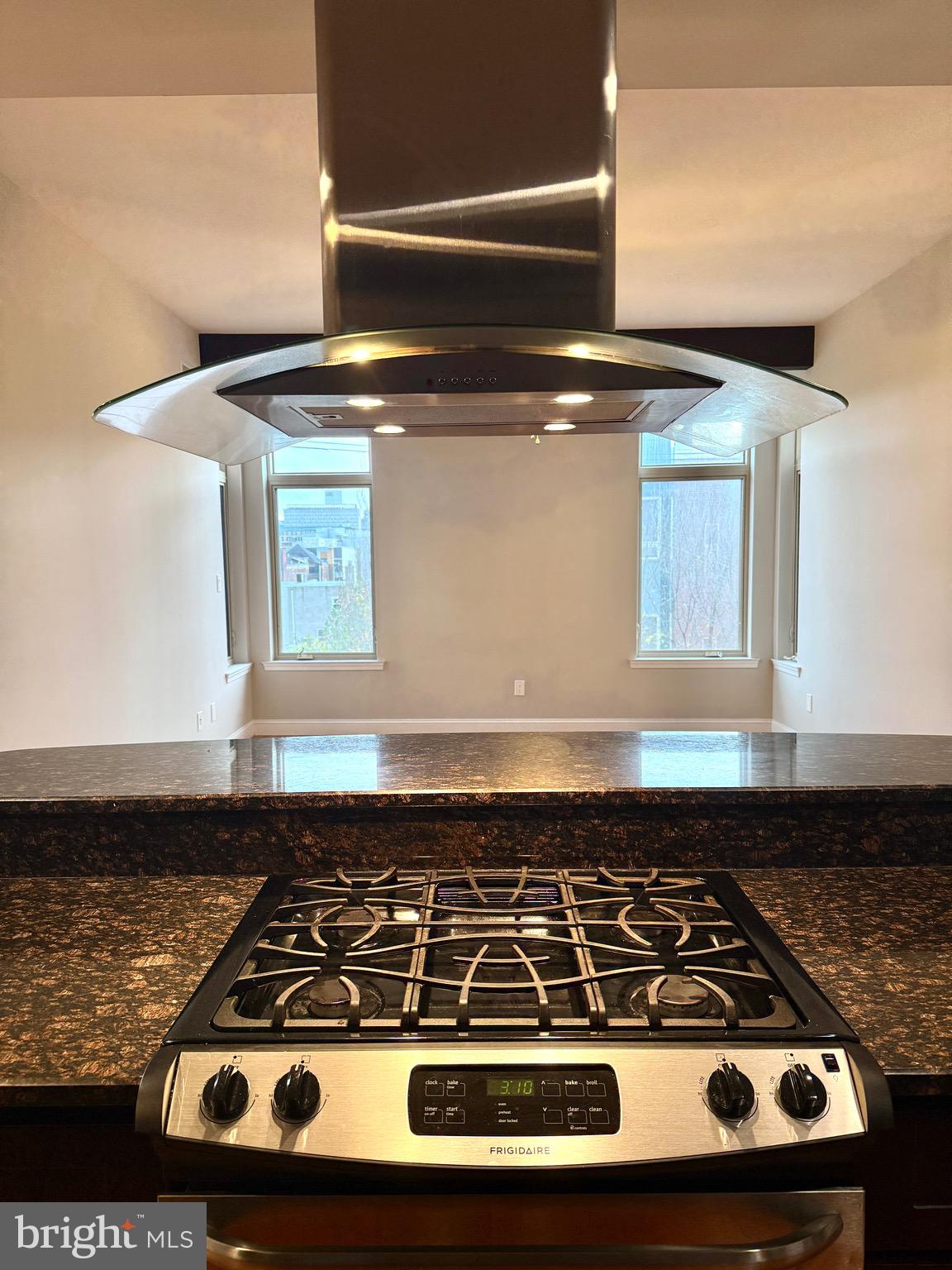 1521 POPLAR STREET A 3FRONT