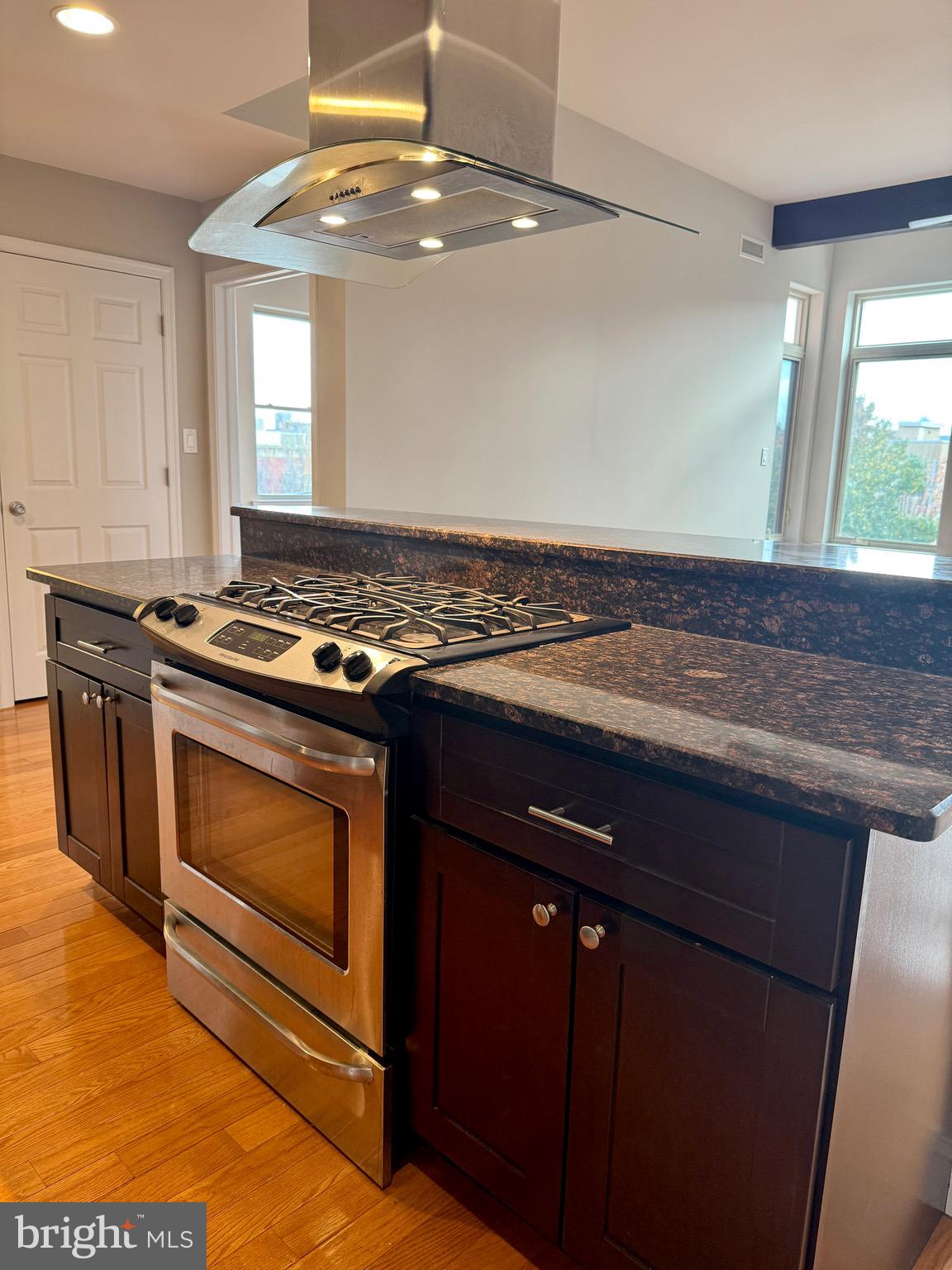 1521 POPLAR STREET A 3FRONT