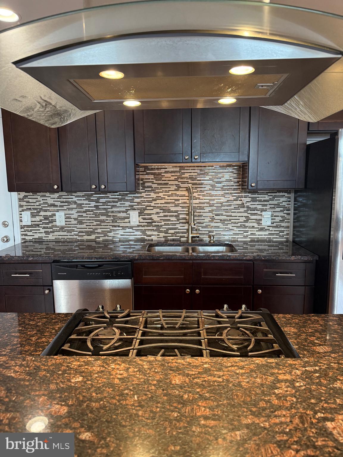 1521 POPLAR STREET A 3FRONT