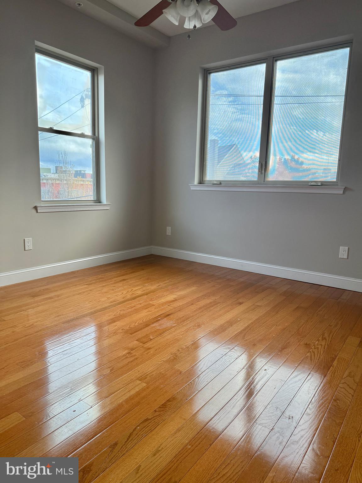 1521 POPLAR STREET A 3FRONT