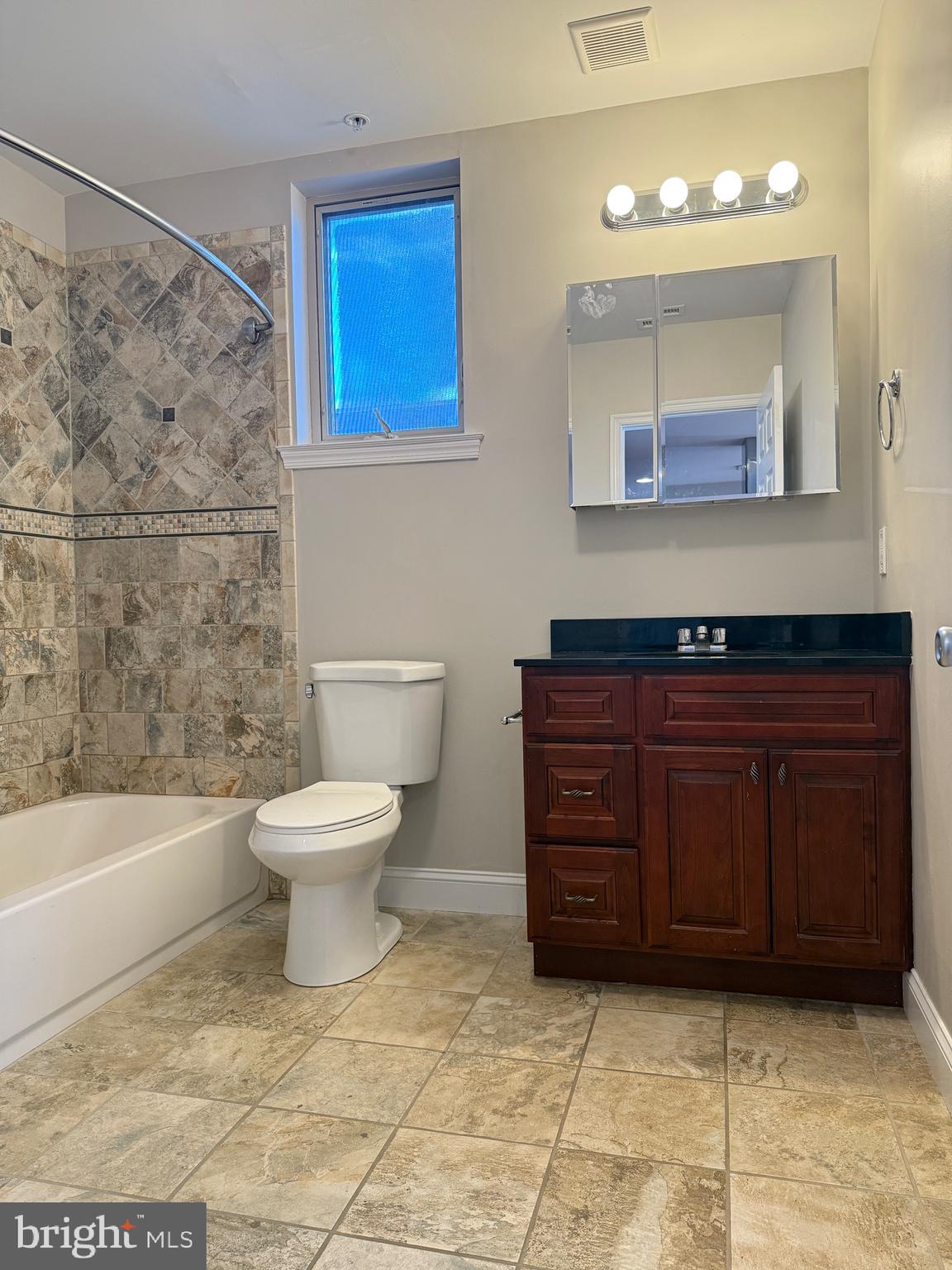 1521 POPLAR STREET A 3FRONT