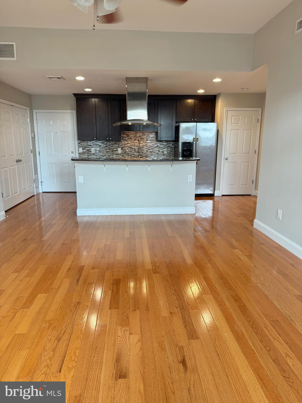 1521 POPLAR STREET A 3FRONT