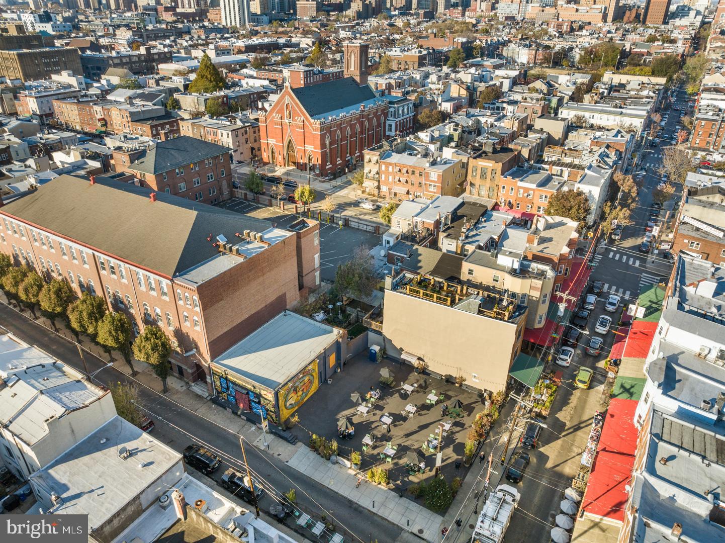 823 CHRISTIAN STREET