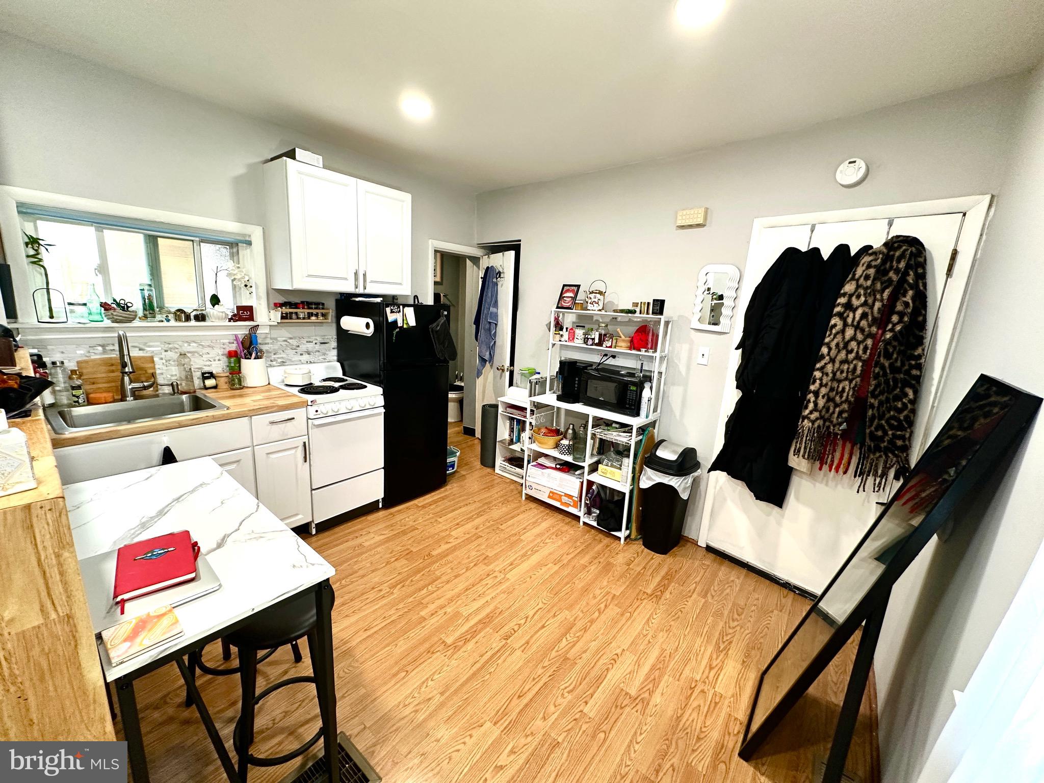 823 CHRISTIAN STREET