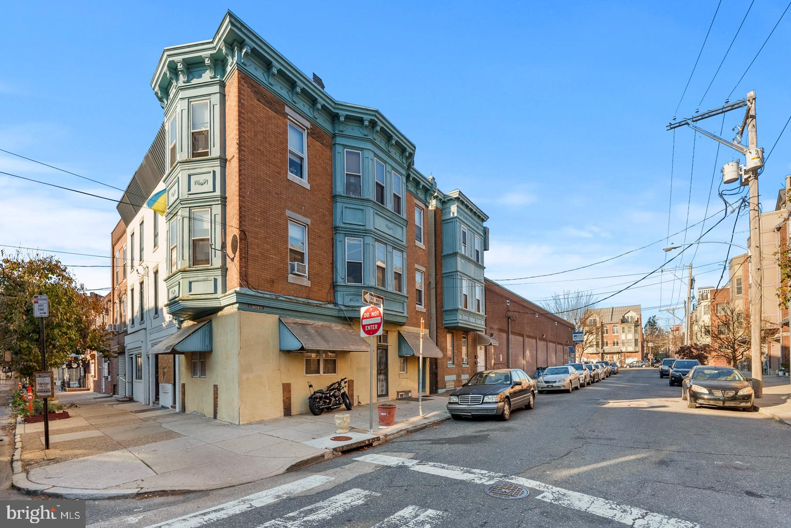 823 CHRISTIAN STREET