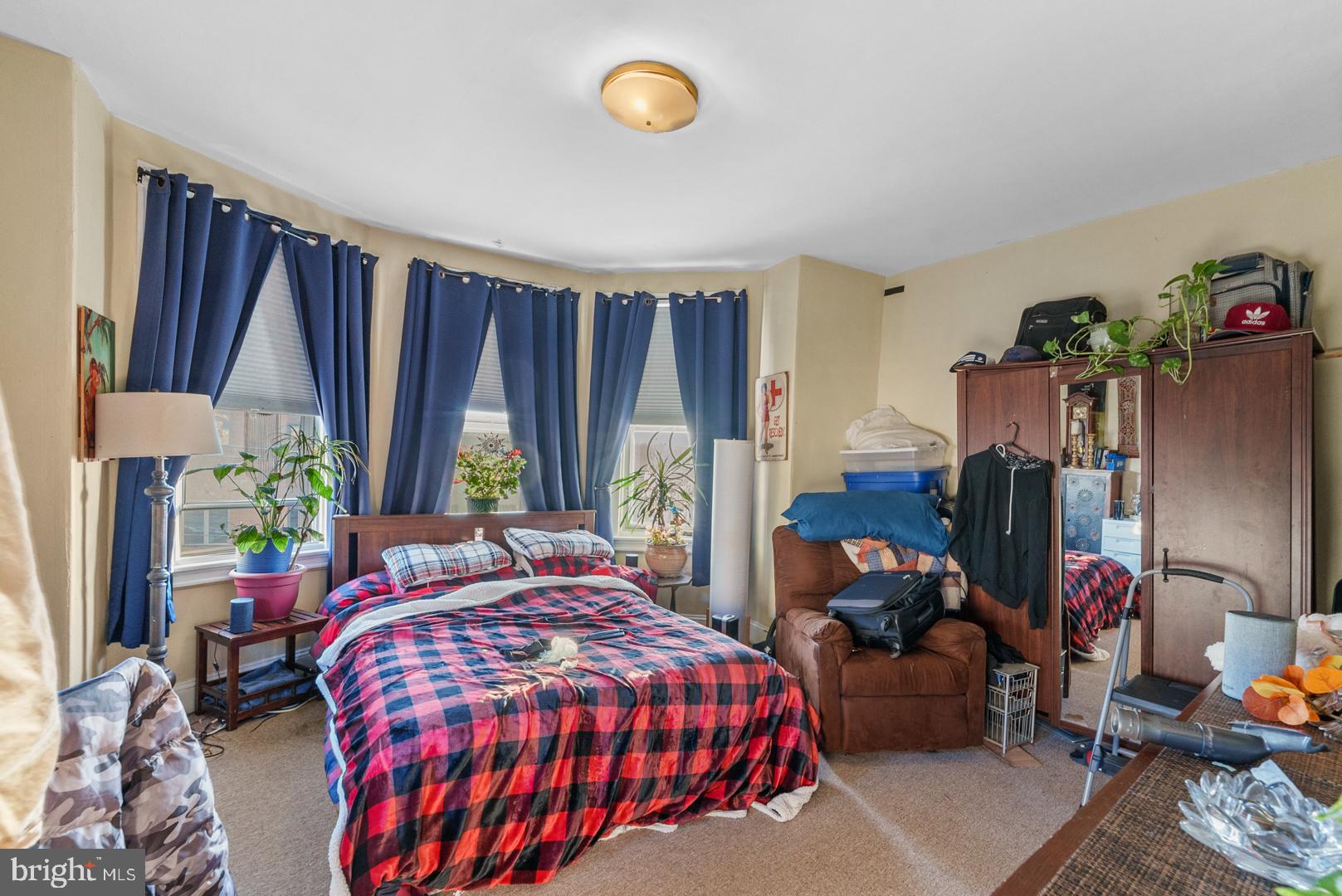 823 CHRISTIAN STREET