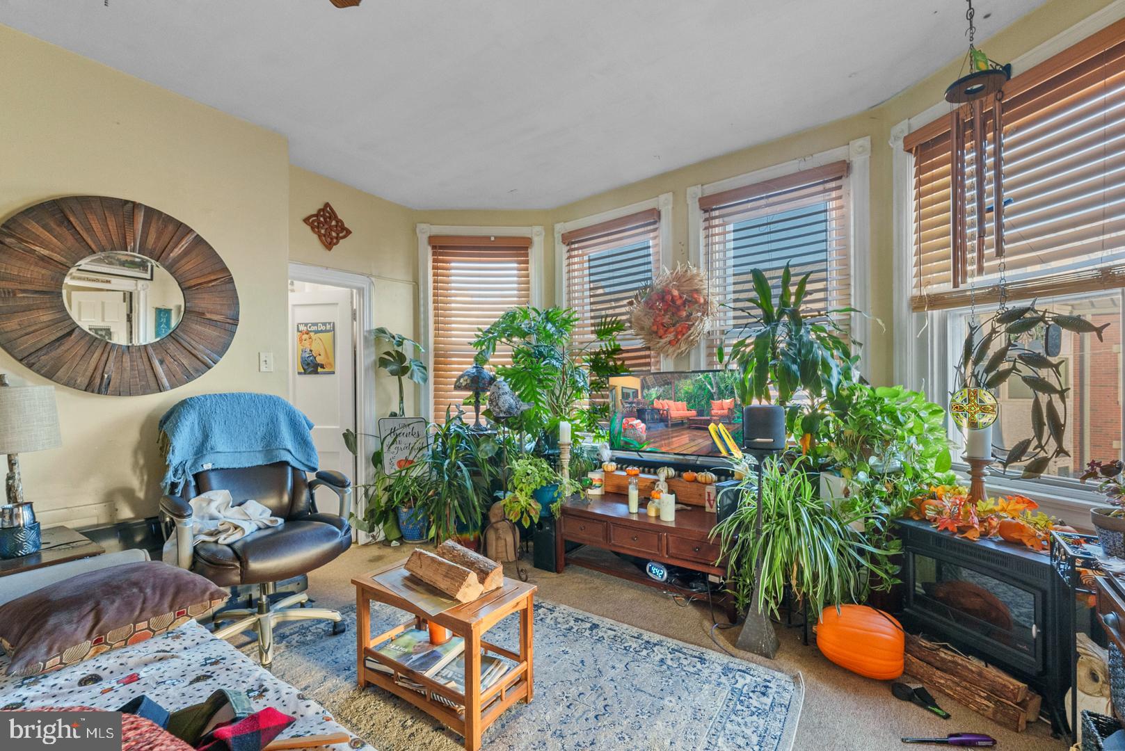 823 CHRISTIAN STREET