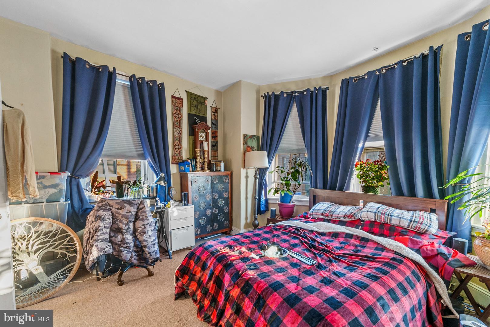 823 CHRISTIAN STREET