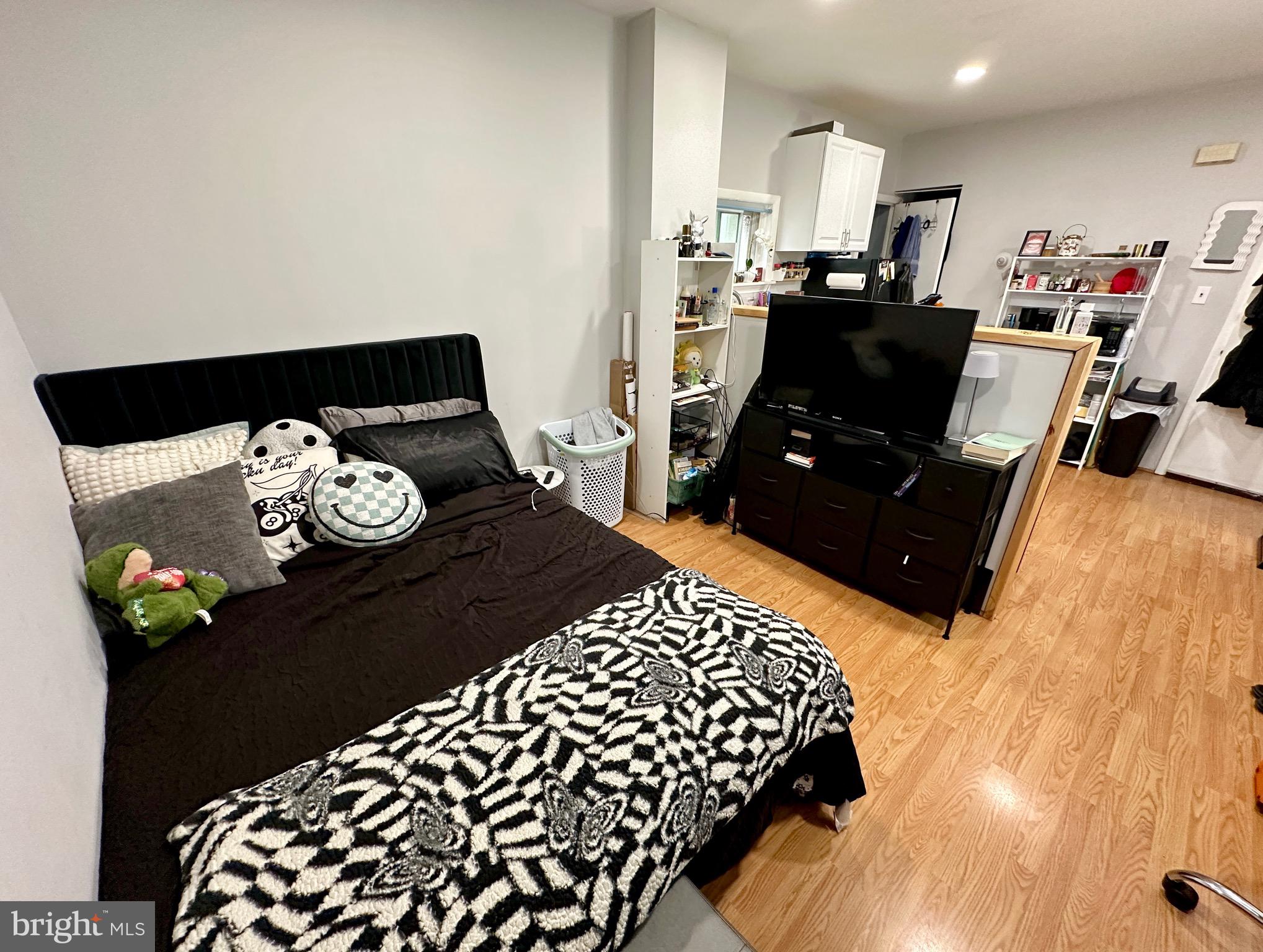 823 CHRISTIAN STREET