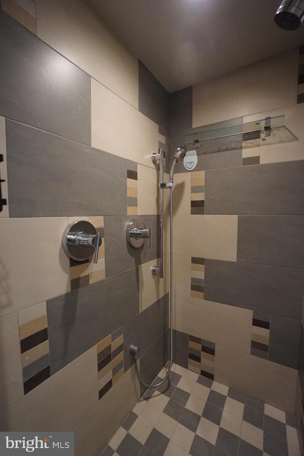 1707 N HOWARD STREET