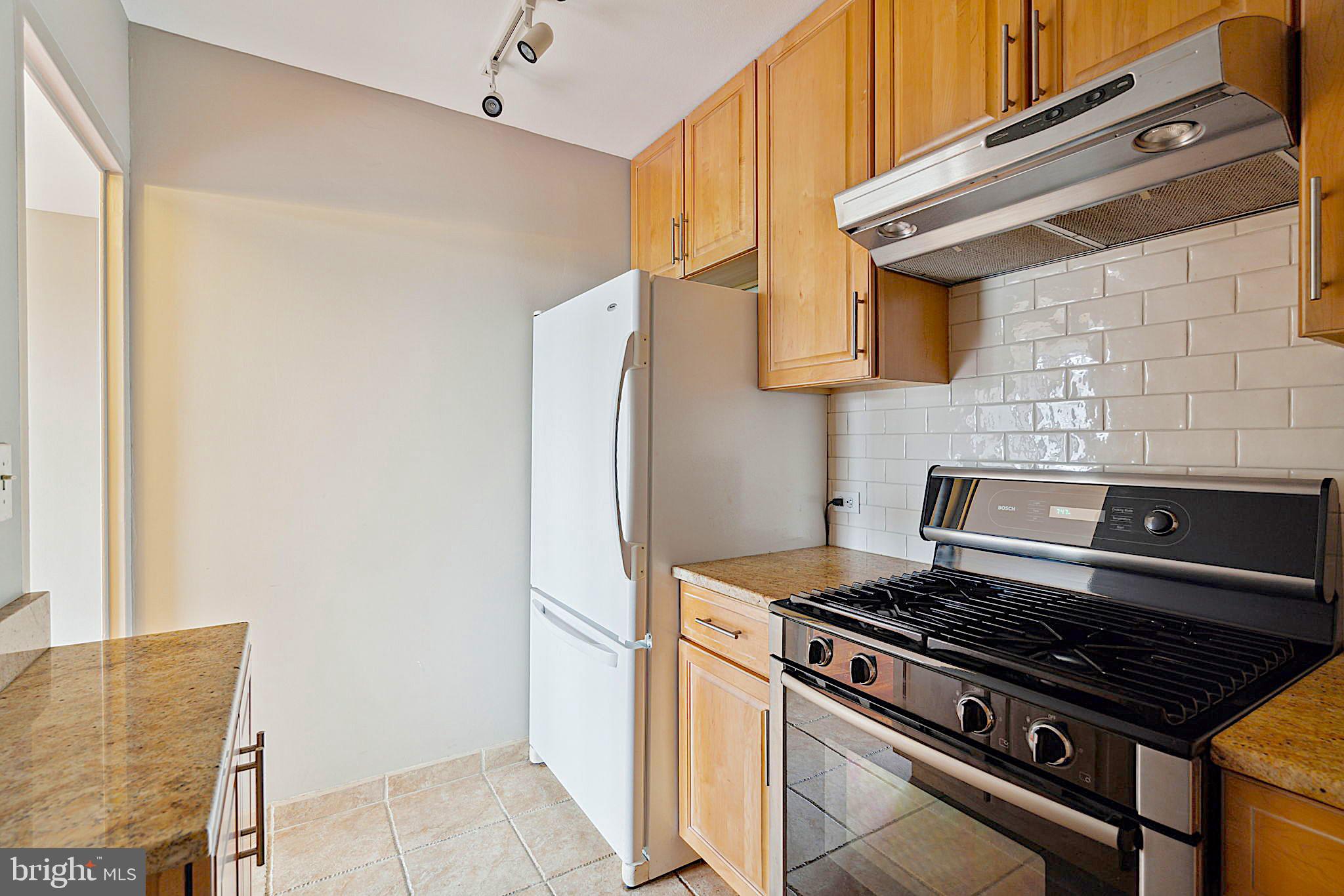 220 LOCUST STREET 3H