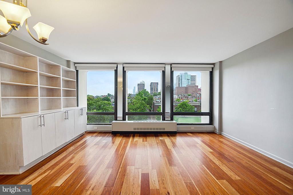220 LOCUST STREET 3H