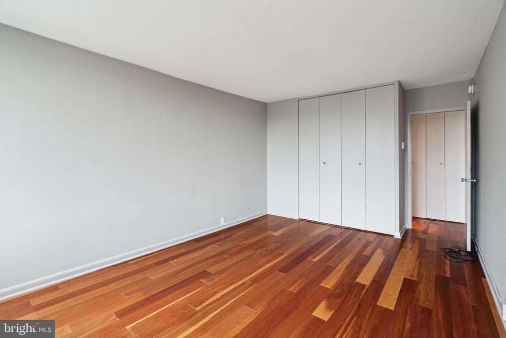 220 LOCUST STREET 3H
