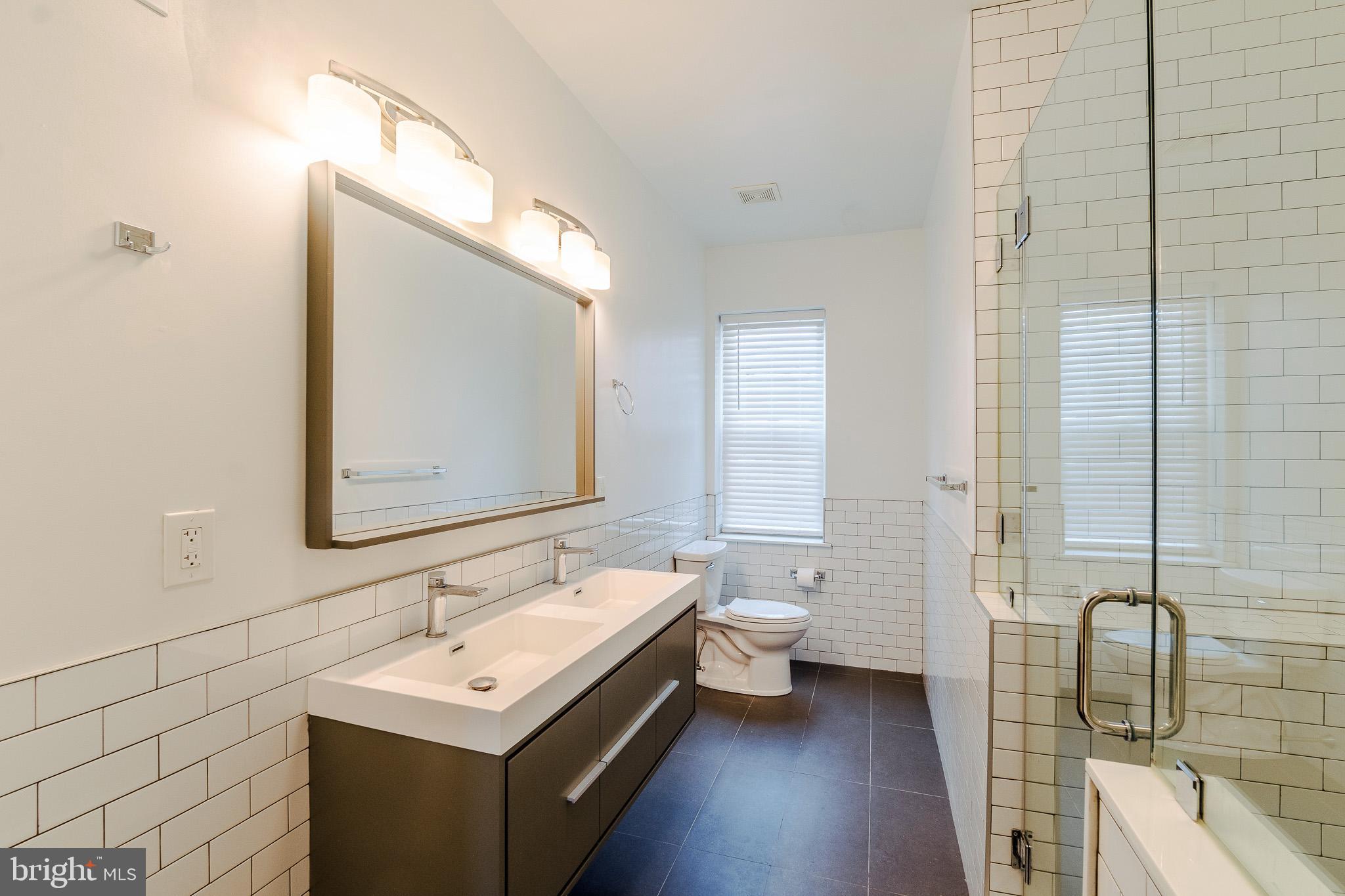 4841 LARCHWOOD AVENUE