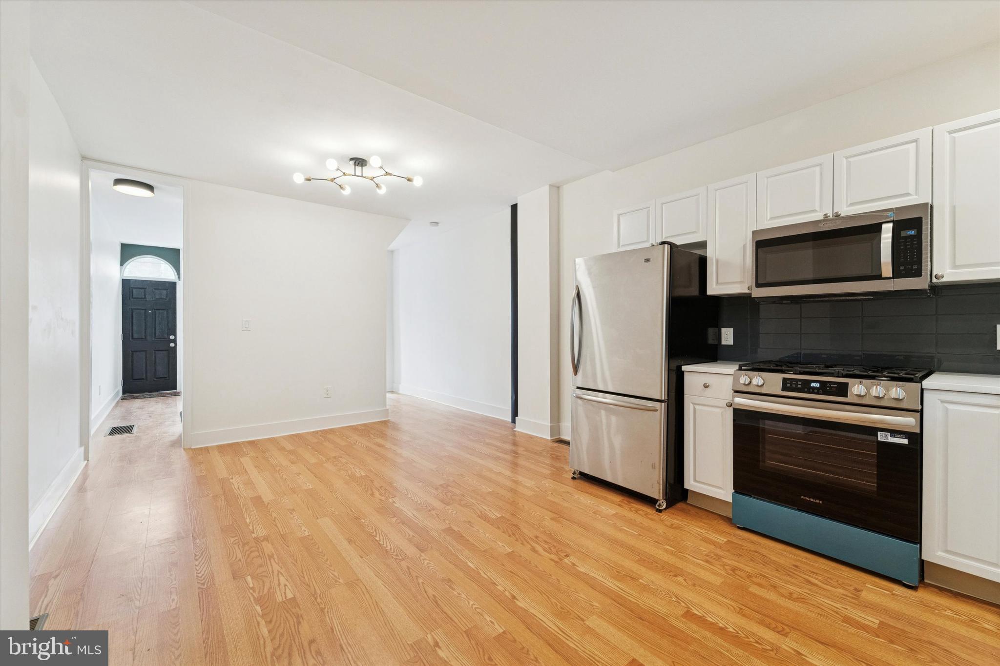 2353 E HUNTINGDON STREET