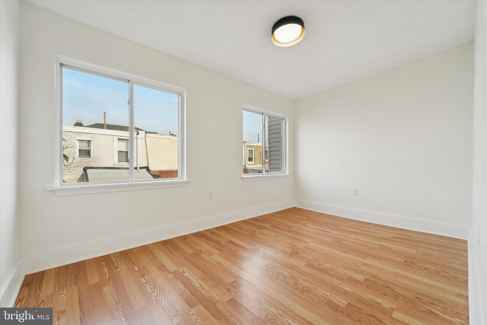 2353 E HUNTINGDON STREET