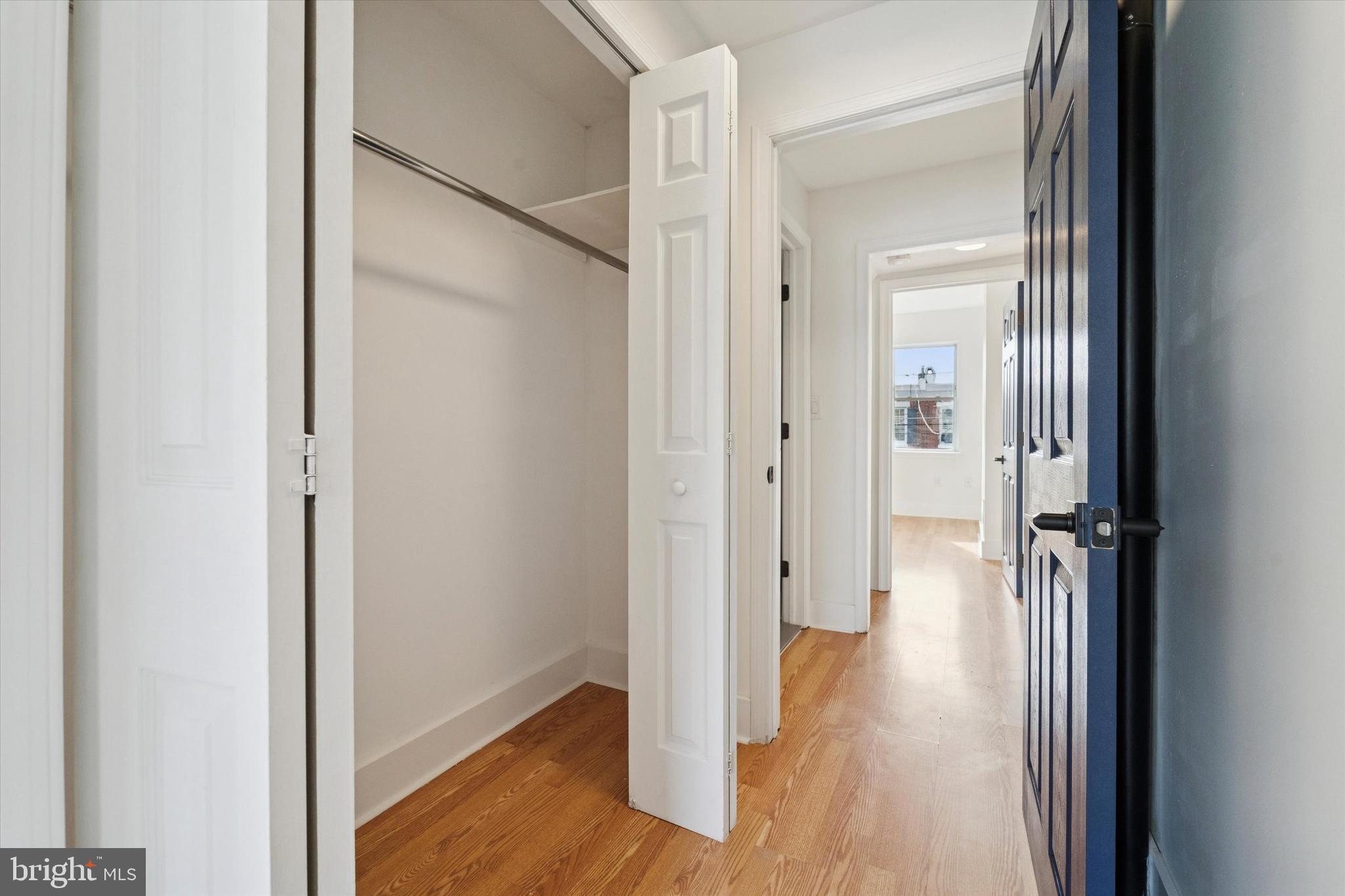 2353 E HUNTINGDON STREET