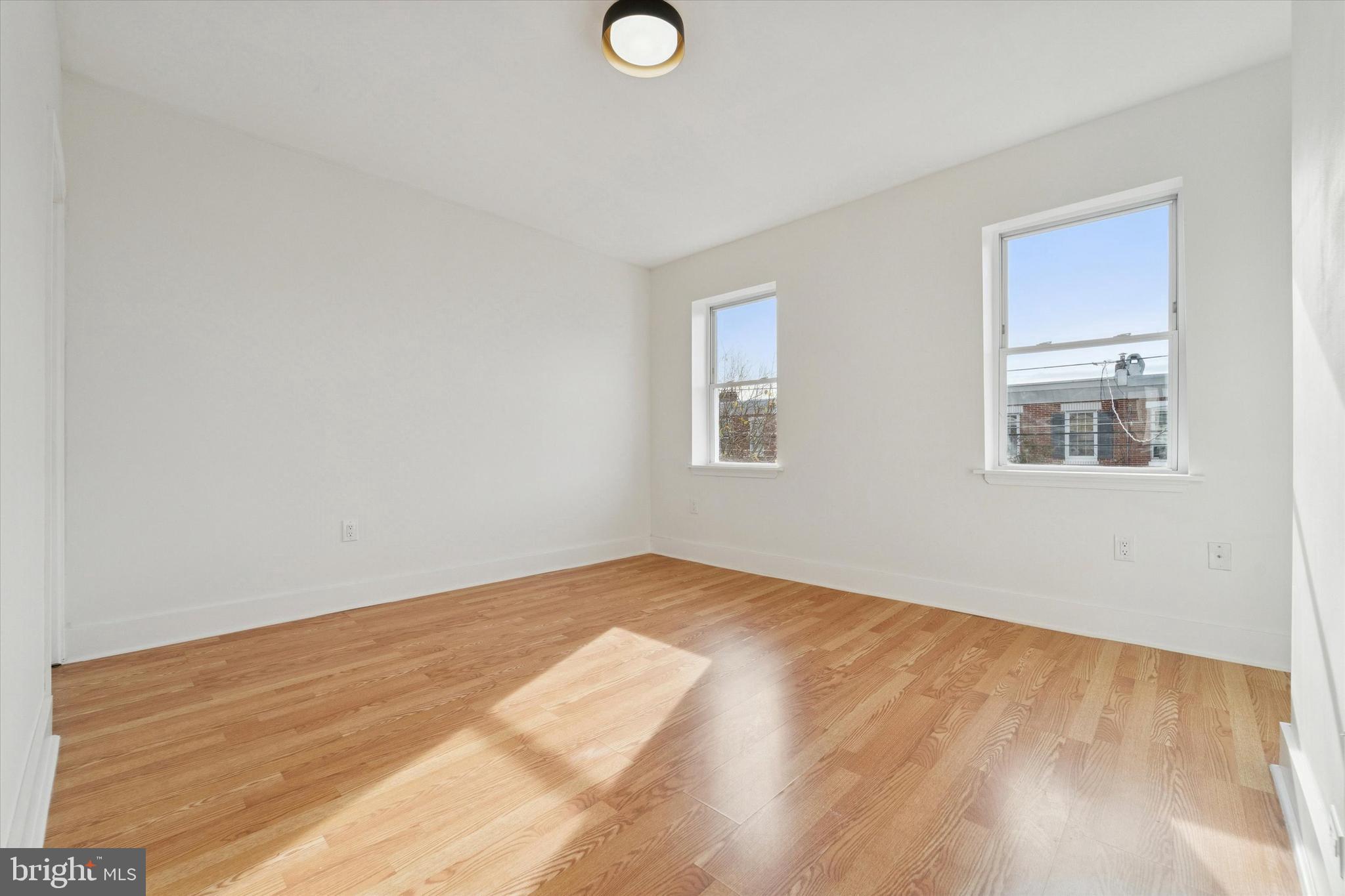 2353 E HUNTINGDON STREET