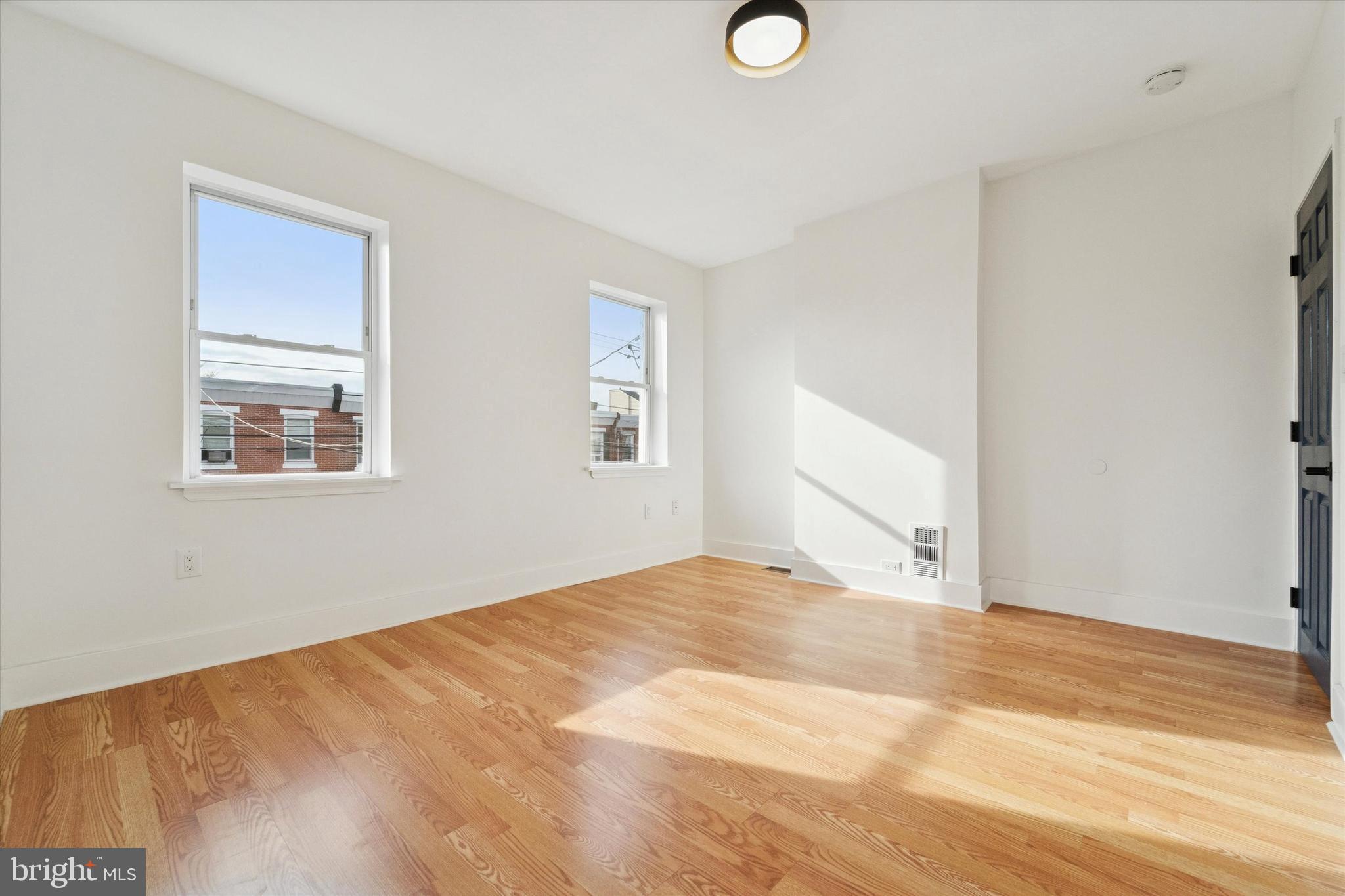 2353 E HUNTINGDON STREET