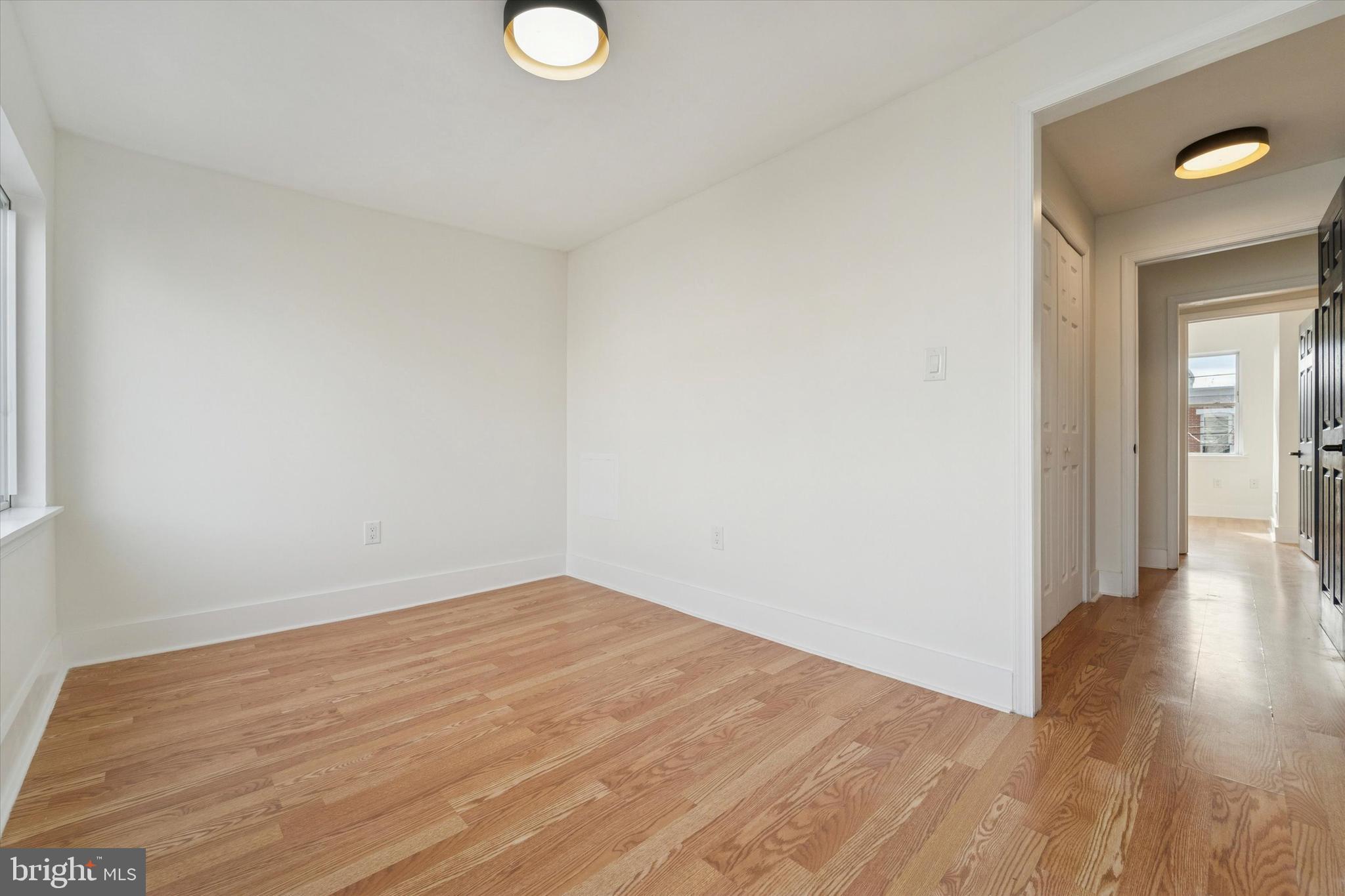 2353 E HUNTINGDON STREET