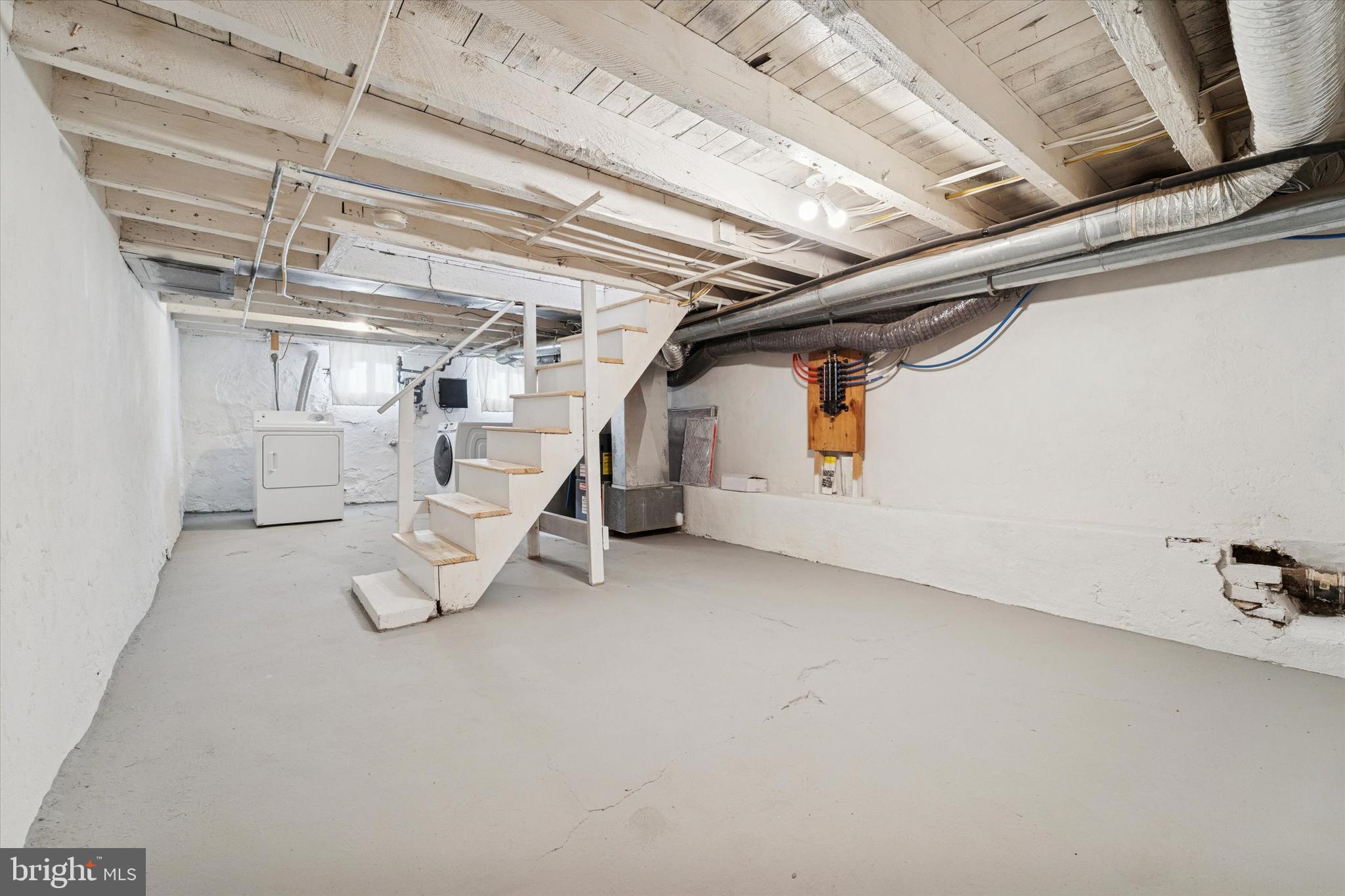 2353 E HUNTINGDON STREET