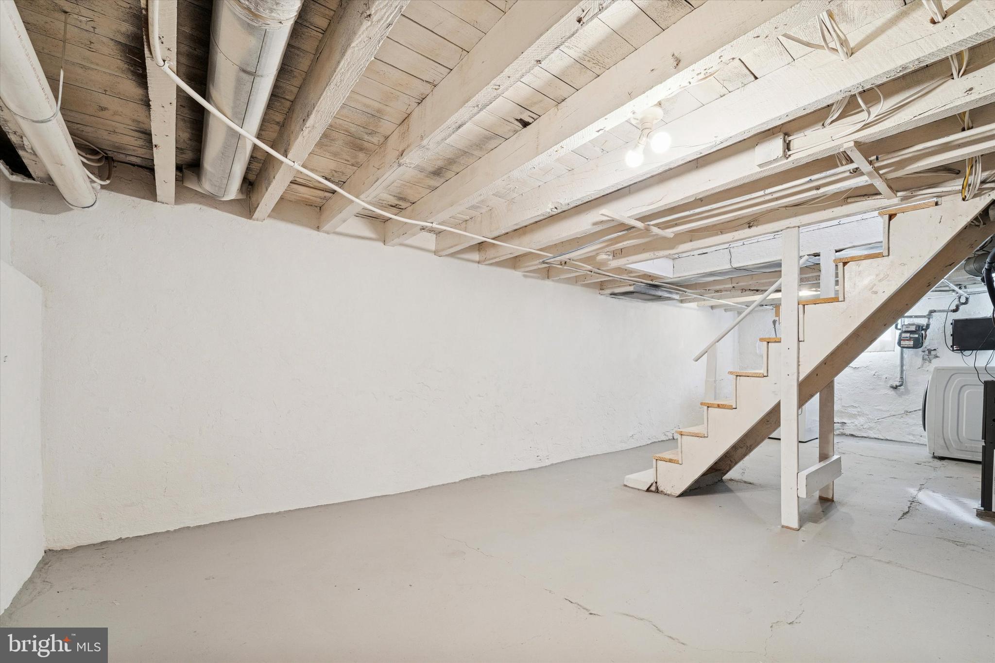 2353 E HUNTINGDON STREET