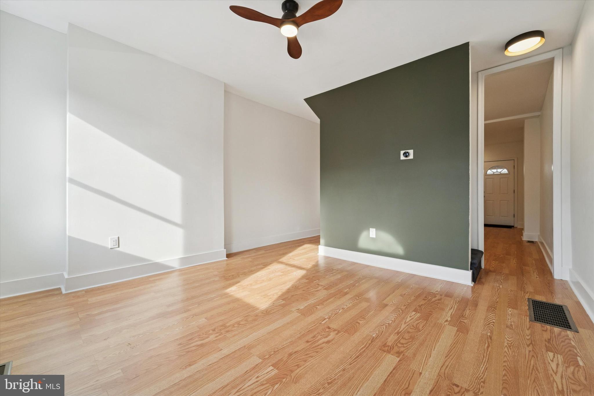 2353 E HUNTINGDON STREET