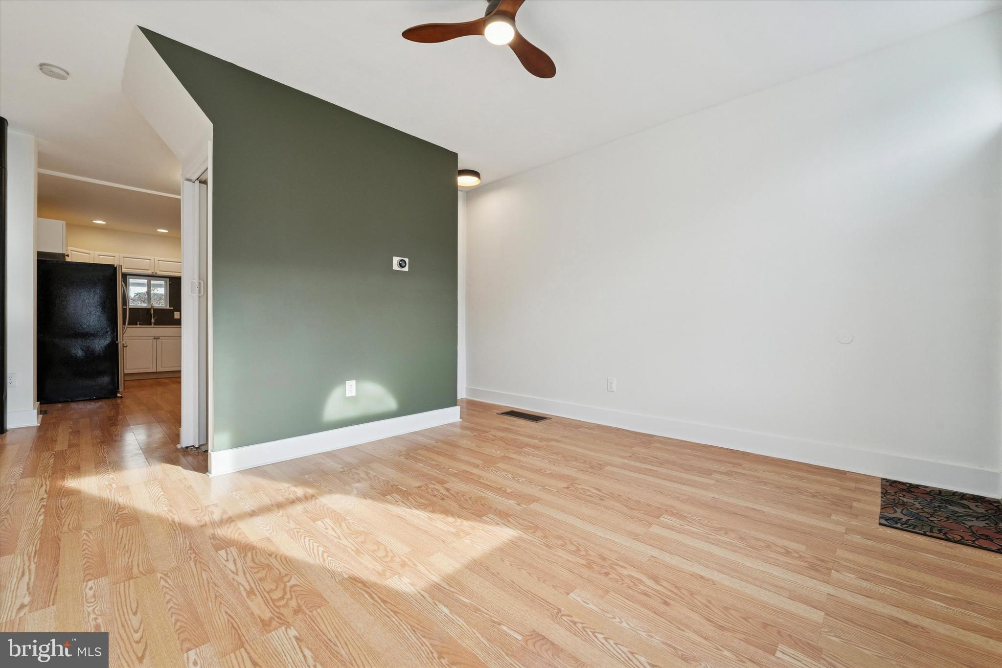 2353 E HUNTINGDON STREET