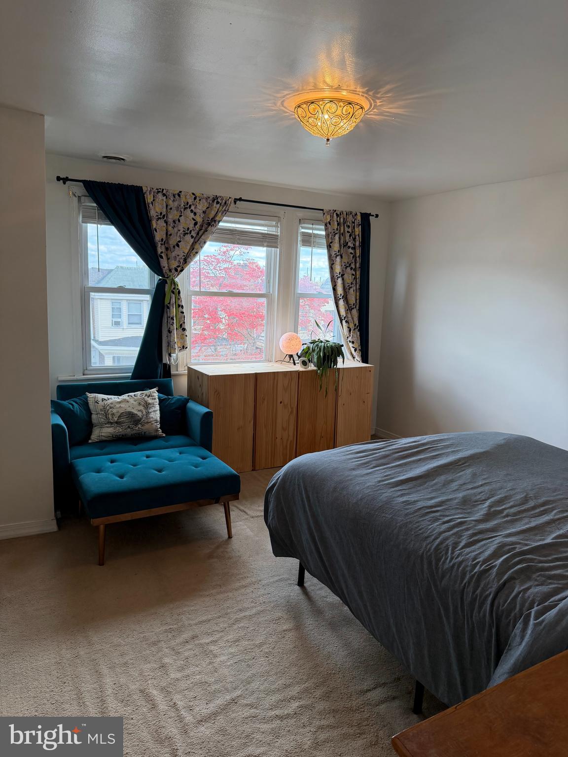 5624 N WARNOCK STREET