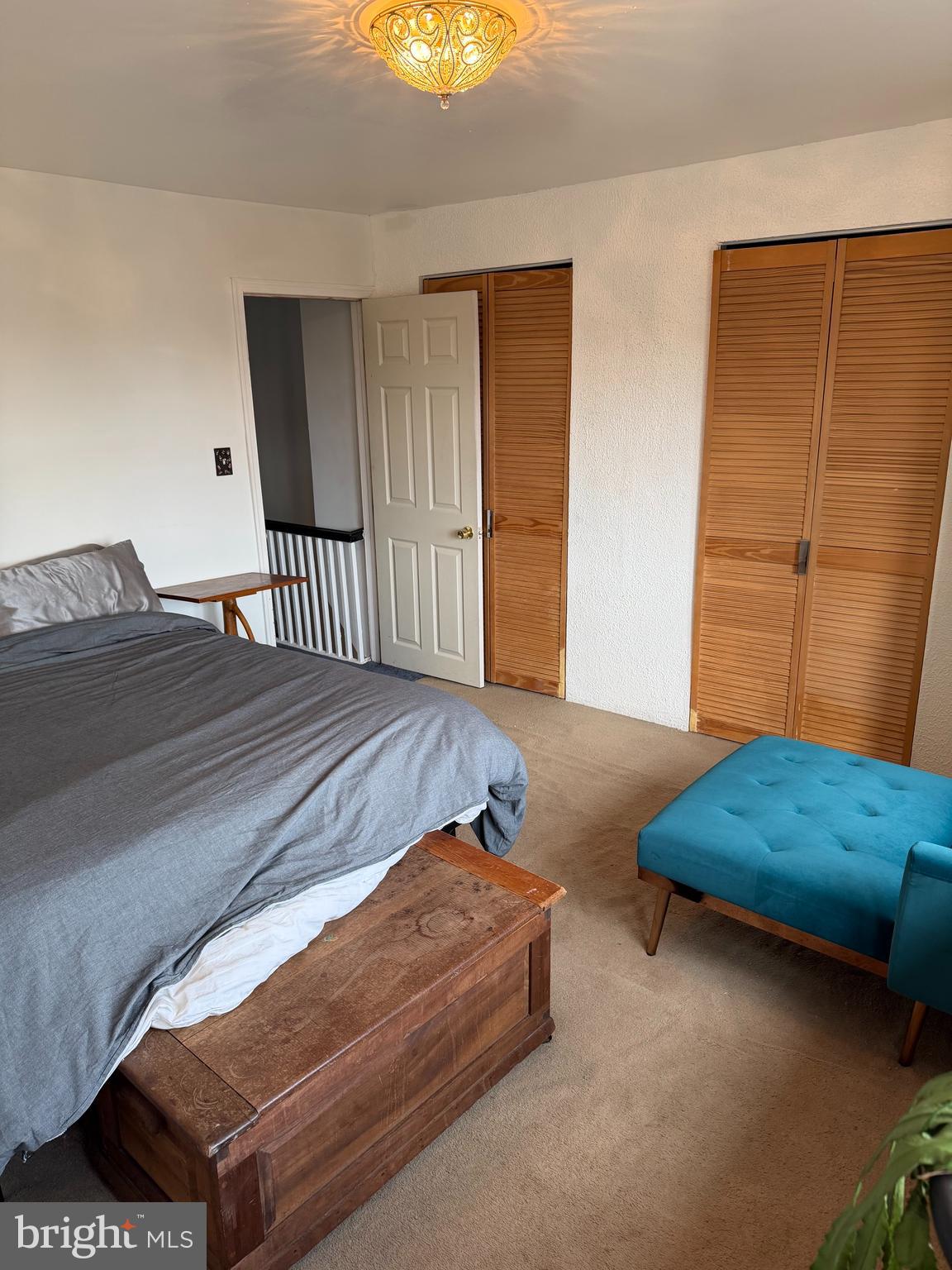 5624 N WARNOCK STREET