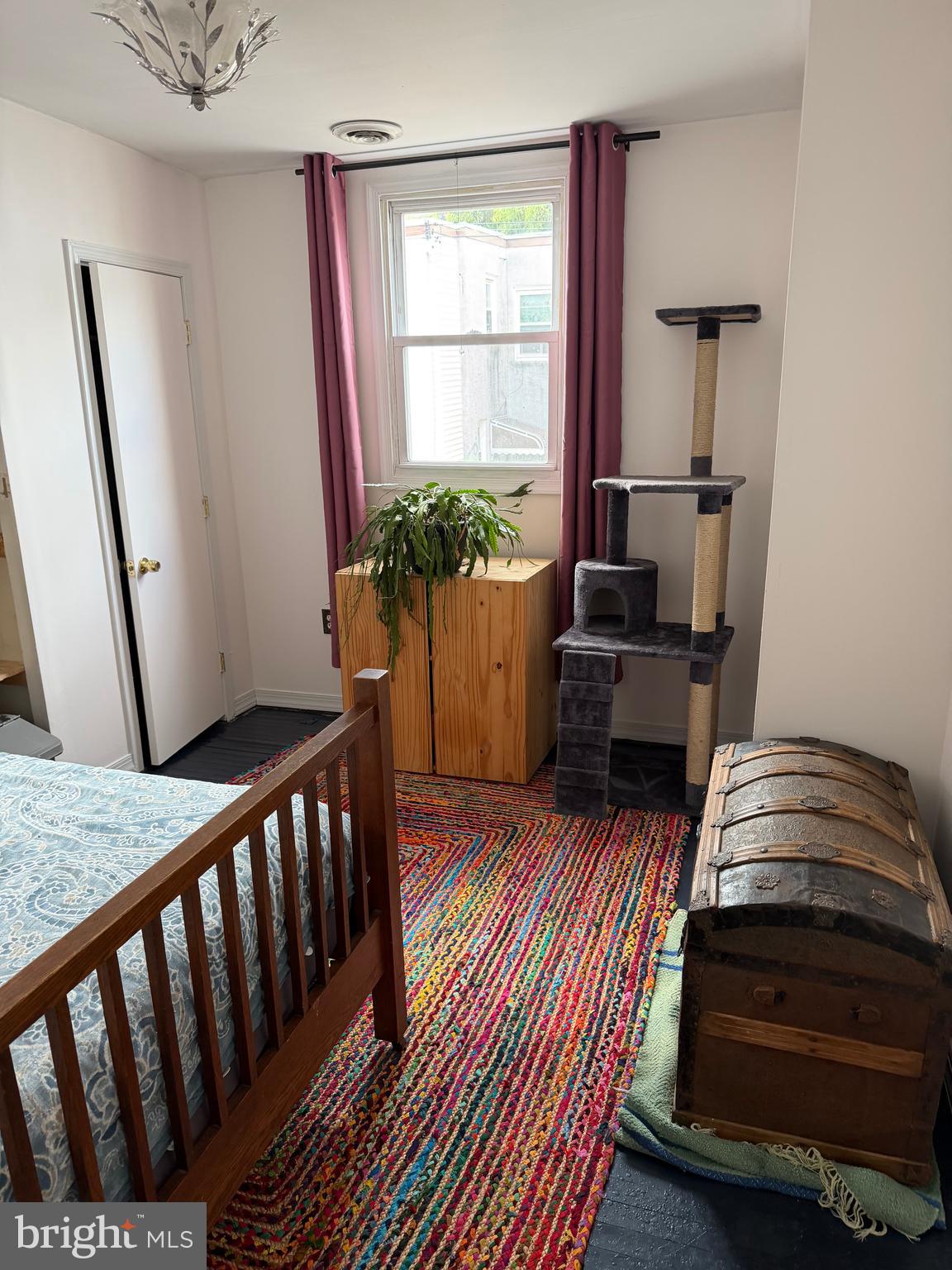 5624 N WARNOCK STREET