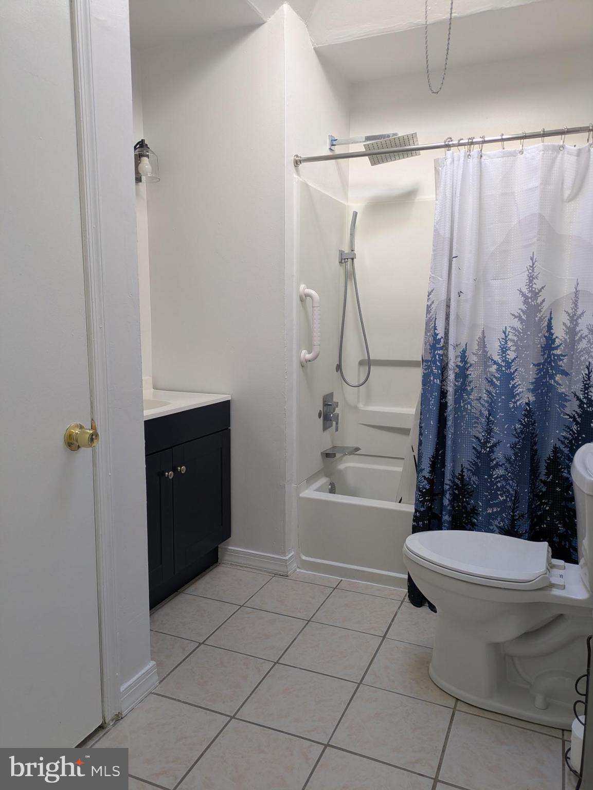 5624 N WARNOCK STREET