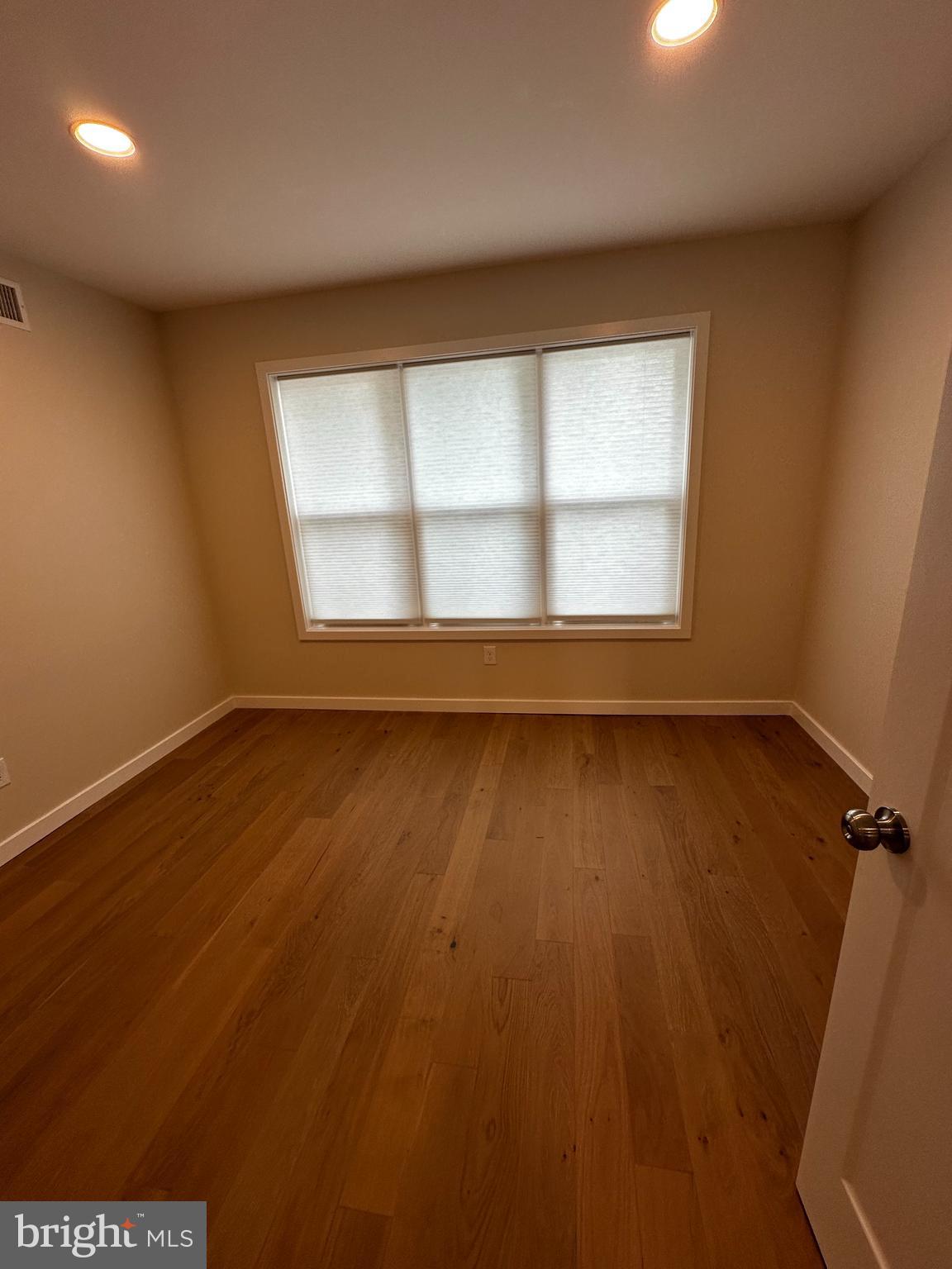 2904 S SMEDLEY STREET