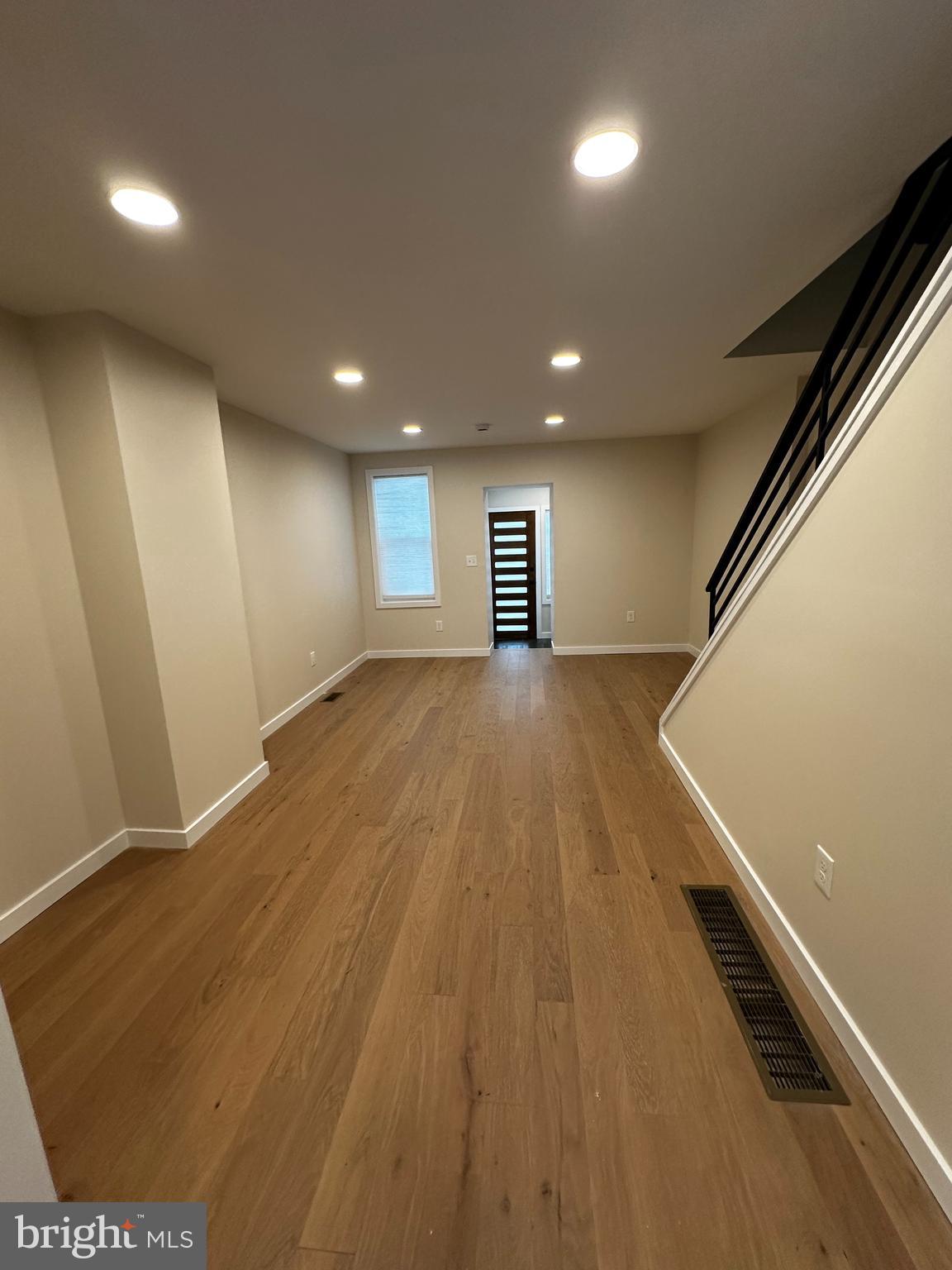 2904 S SMEDLEY STREET