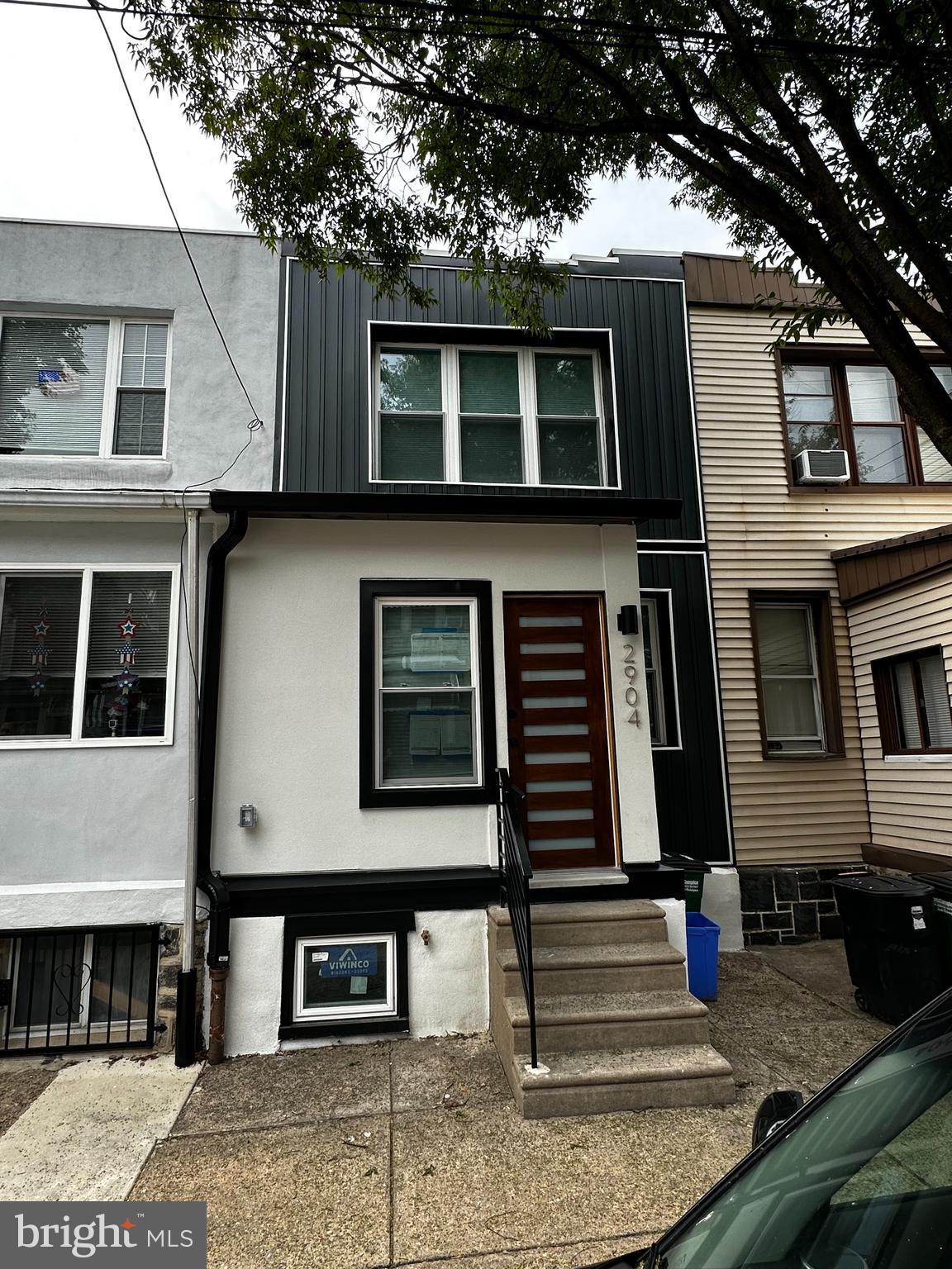 2904 S SMEDLEY STREET