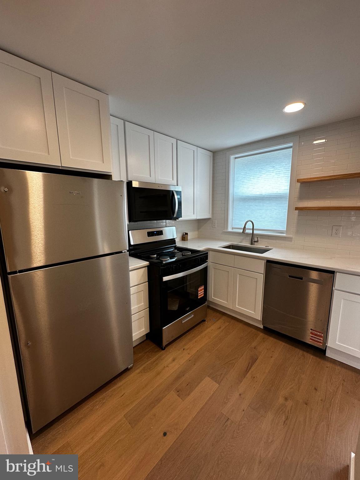 2904 S SMEDLEY STREET